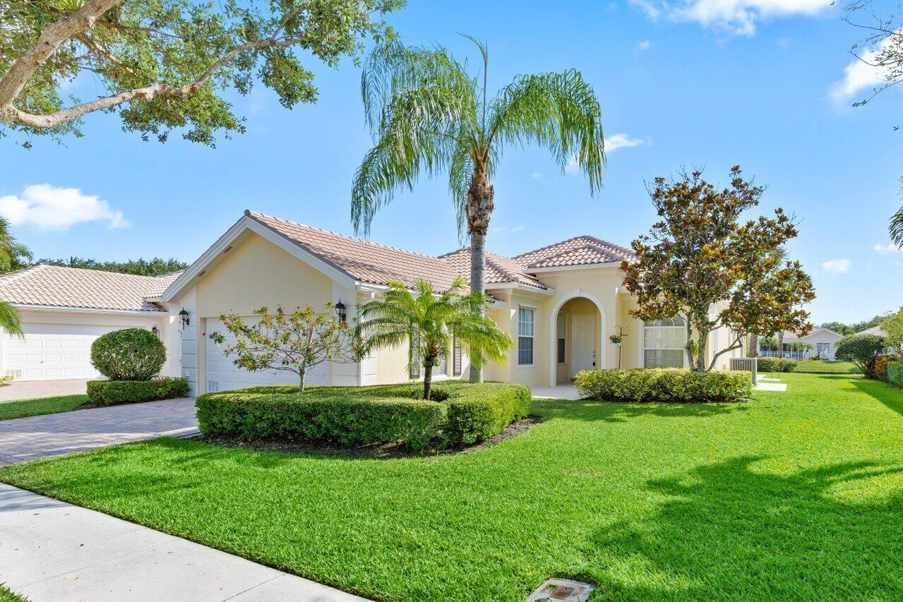 House for Sale in Wellington, FL