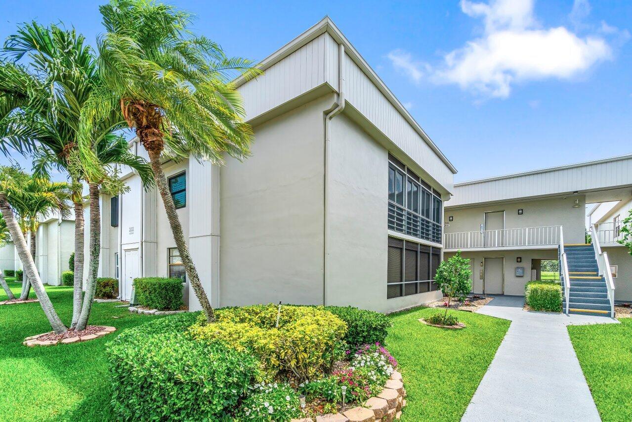 COME ENJOY THE ACTIVE FLORIDA LIFESTYLE IN THIS 2/2 DELUXE MODEL CONDO IN THE VERY DESIRABLE SECTION OF THE ''ISLE OF CAPRI'' SITUATED IN THE CENTER OF SURROUNDING GOLF COURSES & WATER.  THE ''ISLE OF CAPRI'' HAS CBS CONTRUCTION & A REAL ELEVATOR IS JUST STEPS FROM THE CONDO!  KING'S POINT HAS 2 MANNED GATES & FEATURES A CAFE, THEATER, GOLF COURSES, SATELLITE POOLS, FITNESS CENTER & BUSES TO TAKE THE RESIDENTS AROUND DELRAY BEACH.   THE PRIMARY SUITE HAS A LARGE CUSTOM  FITTED CLOSET & THE UPDATED BATHROOM FEATURES A NEW WALK-IN SHOWER. THE GUEST BATHROOM IS NICELY UPDATED w/ NEW WALK IN SHOWER, AS WELL! PLANTATION SHUTTERS & HURRICANE IMPACT WINDOWS (except lanai).  FULL SIZE W/D! RELAX ON THE LANAI IN THE COOL A/C OR OPEN THE SLIDING DOORS TO ALLOW THE SOUTHERN BREEZES TO BLOW THROUGH!