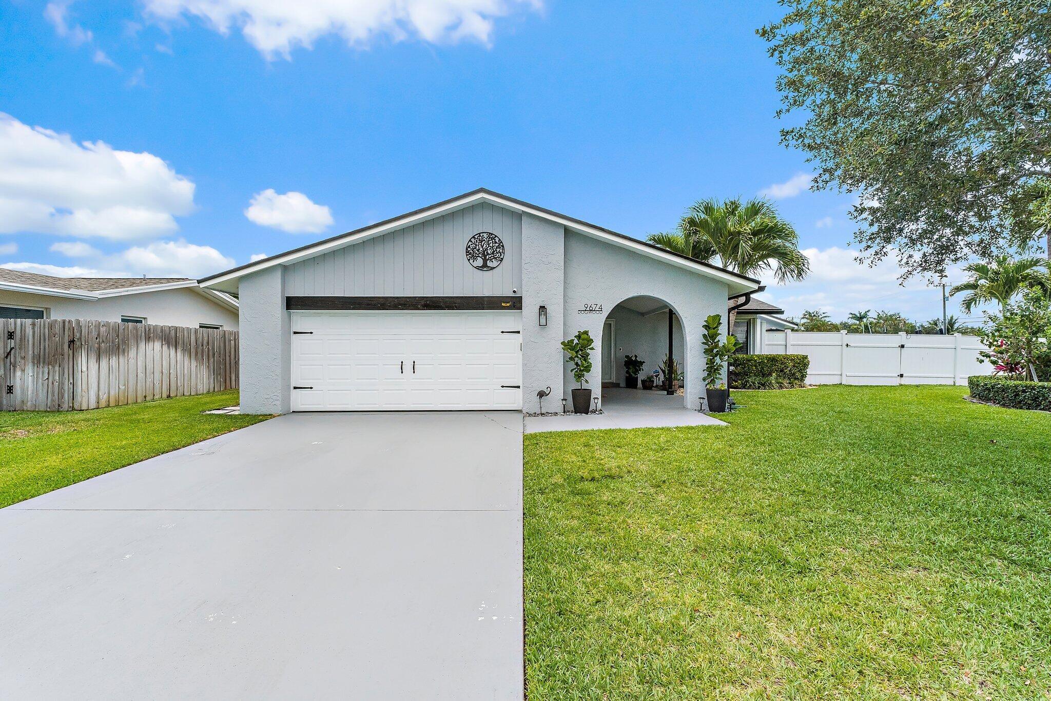 9674 Dogwood Avenue, Palm Beach Gardens, Florida 33410
