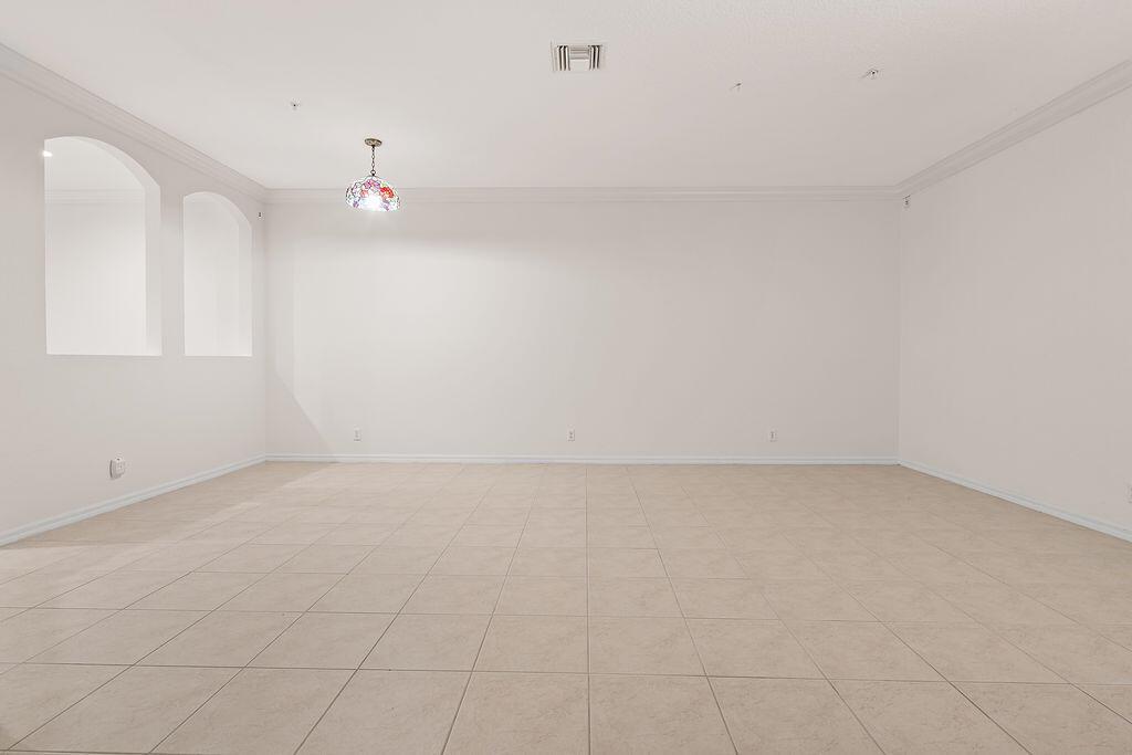 Image to showcase the property located at 152 Village Boulevard G