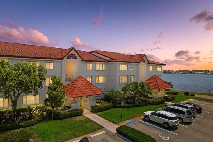 110 Half Moon Circle Unit E2, Hypoluxo, Florida 33462