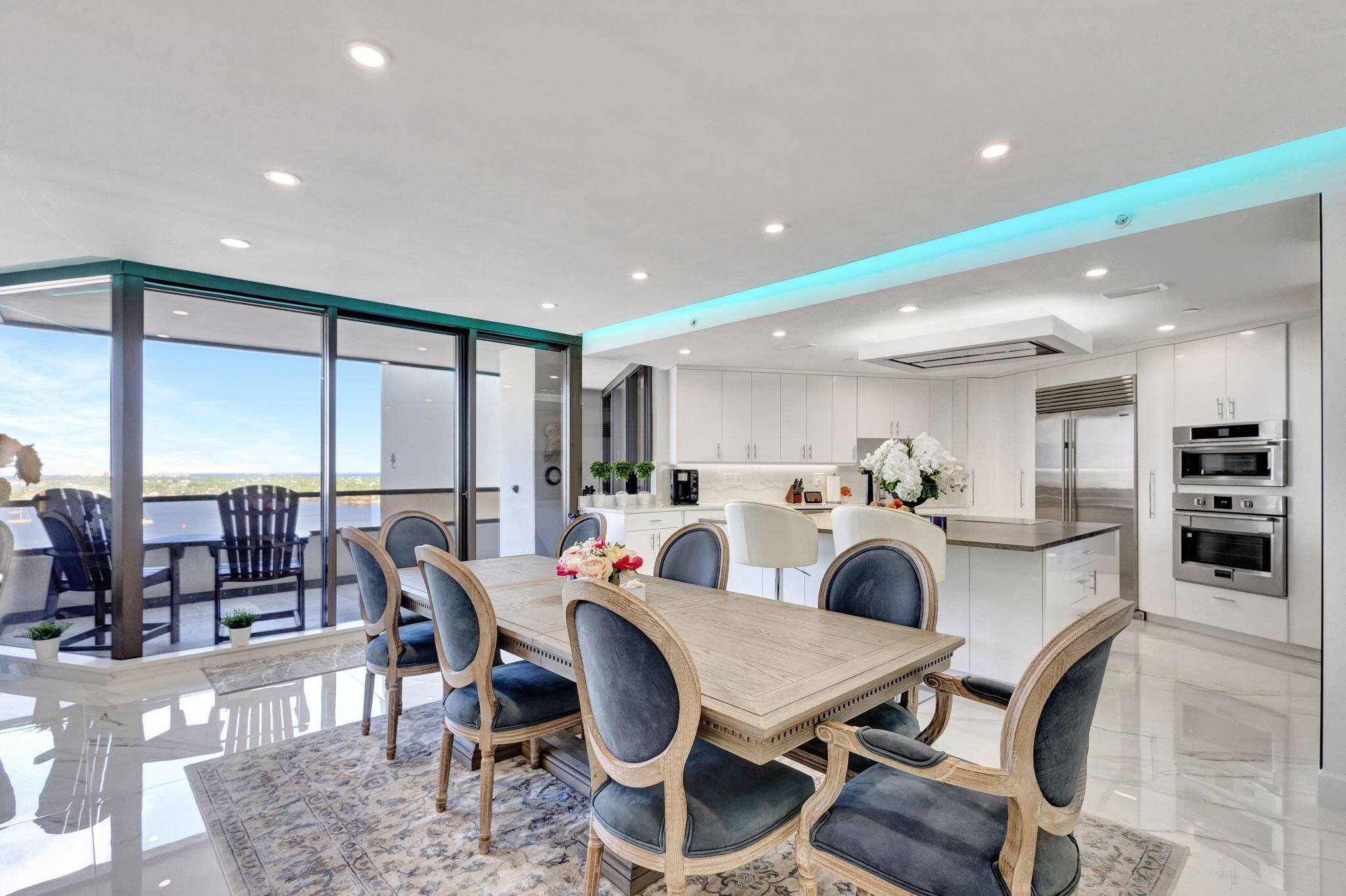Image to showcase the property located at 100 Lakeshore Drive 1454