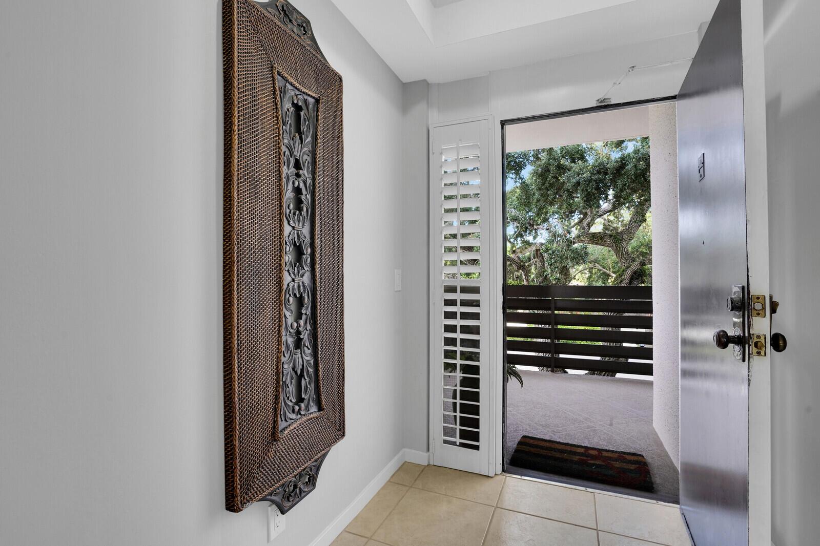 Image to showcase the property located at 11370 Twelve Oaks Way 318
