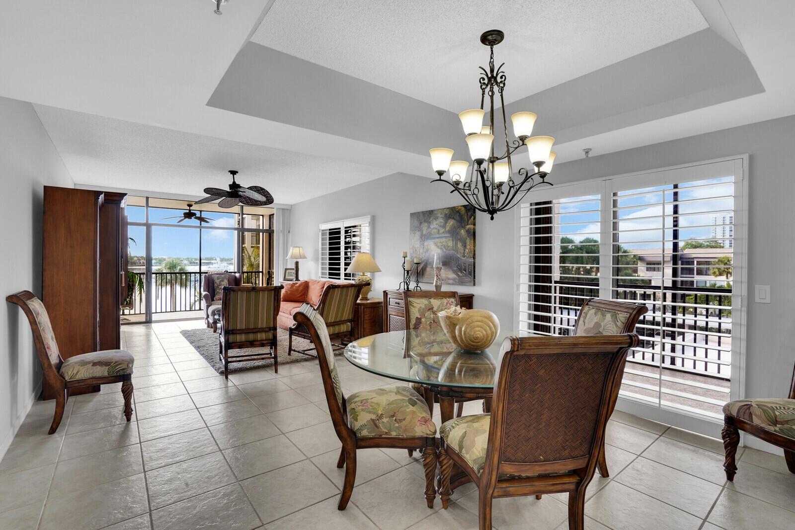 Image to showcase the property located at 11370 Twelve Oaks Way 318
