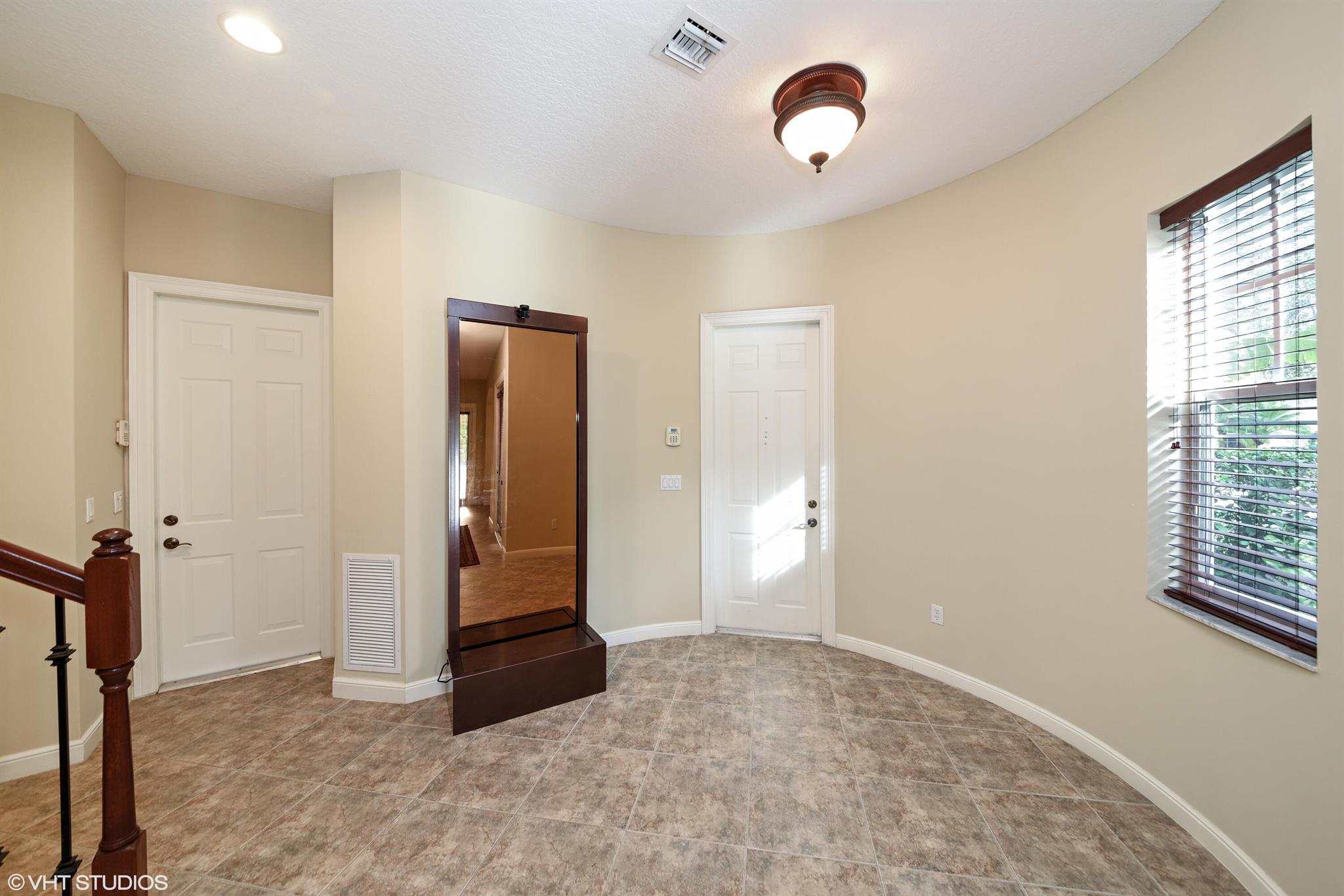 Image to showcase the property located at 1903 Flower Drive