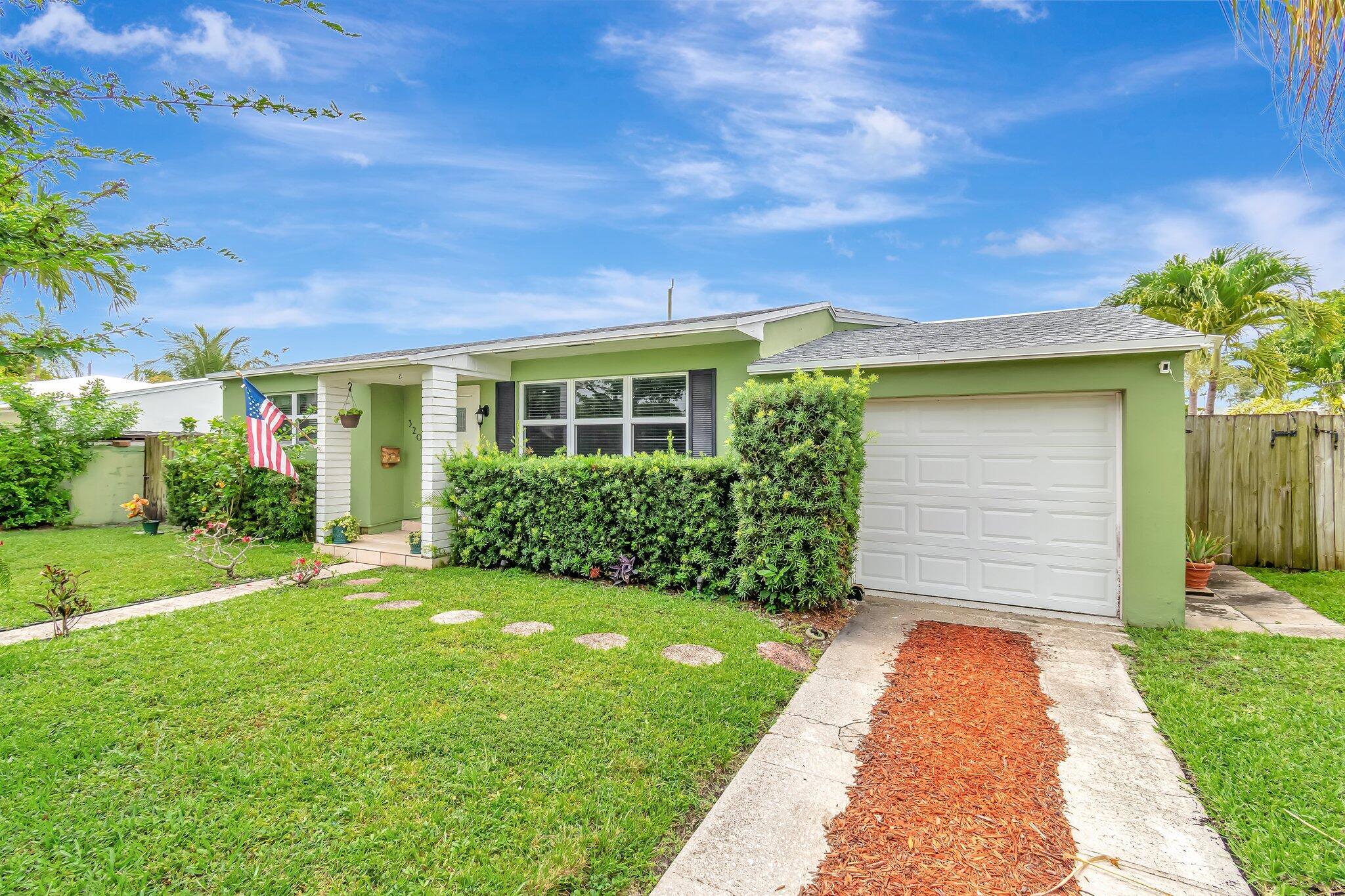 320 Summa Street, West Palm Beach, Florida 33405