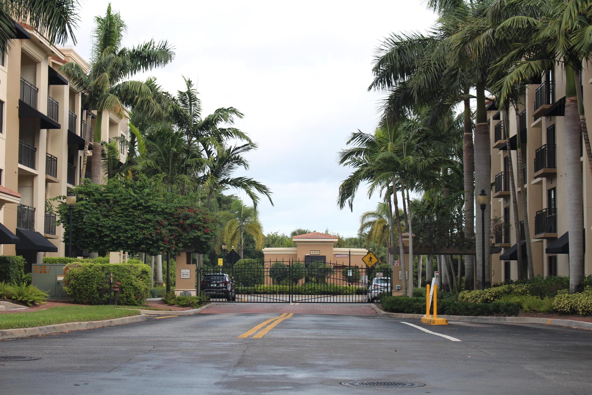 Image to showcase the property located at 4903 Midtown Lane 3212