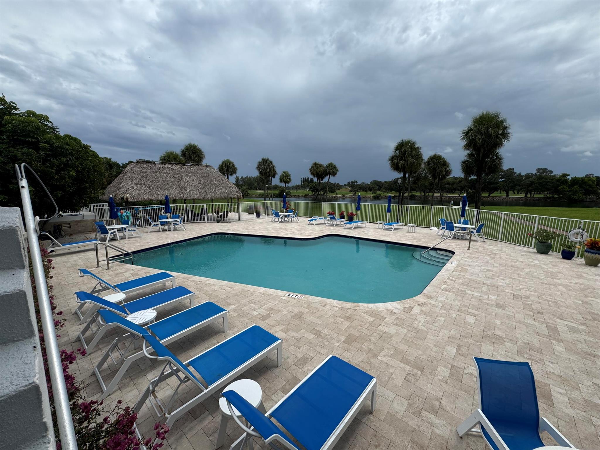 Image to showcase the property located at 336 Golfview Road 706