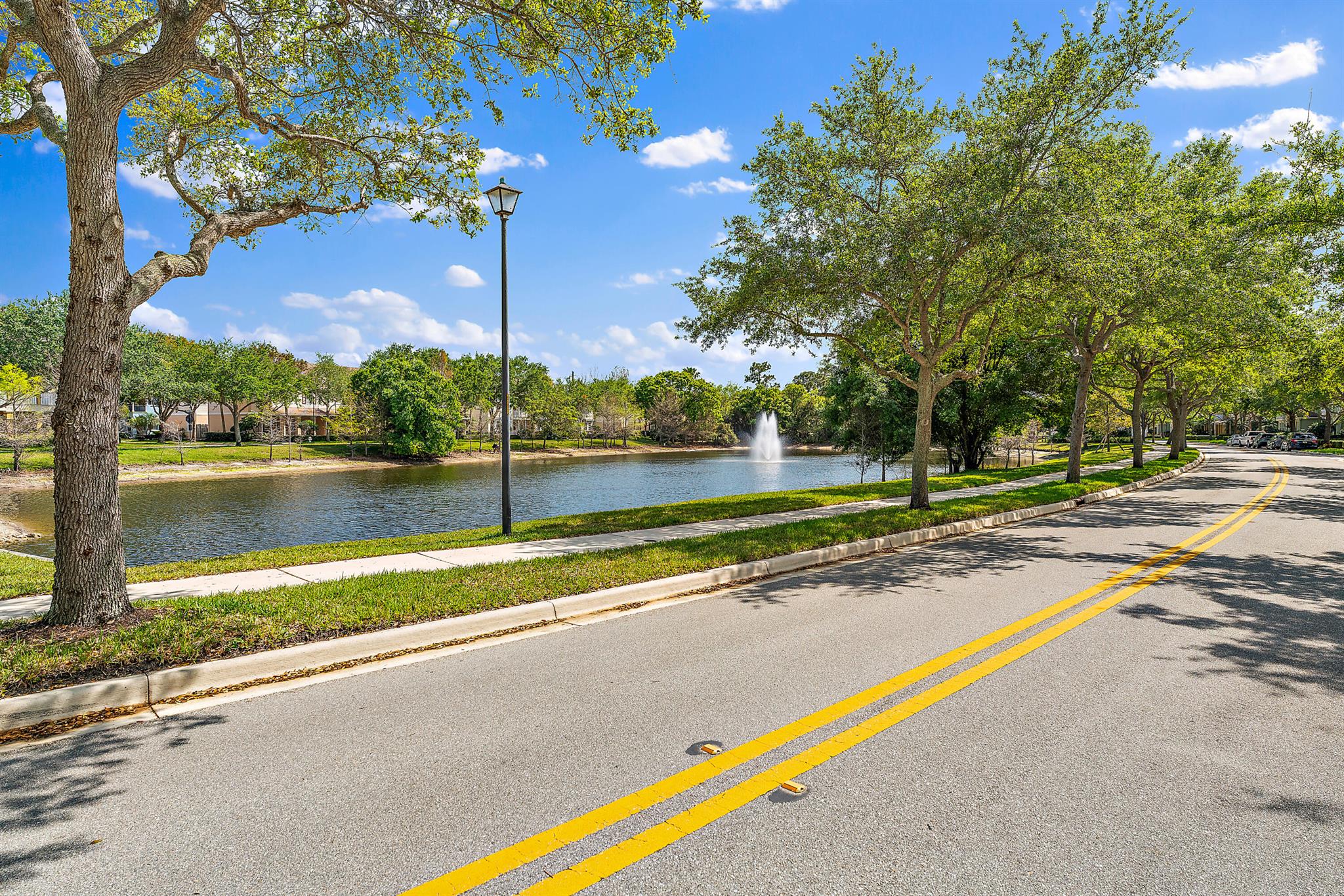 Homes for sale in Jupiter, FL | 128 W Thatch Palm Circle, Jupiter, FL 33458 | MLS# R11097775