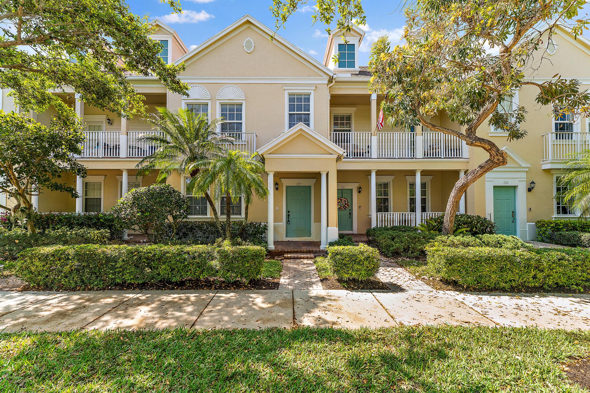 Homes for sale in Jupiter, FL | 128 W Thatch Palm Circle, Jupiter, FL 33458 | MLS# R11097775