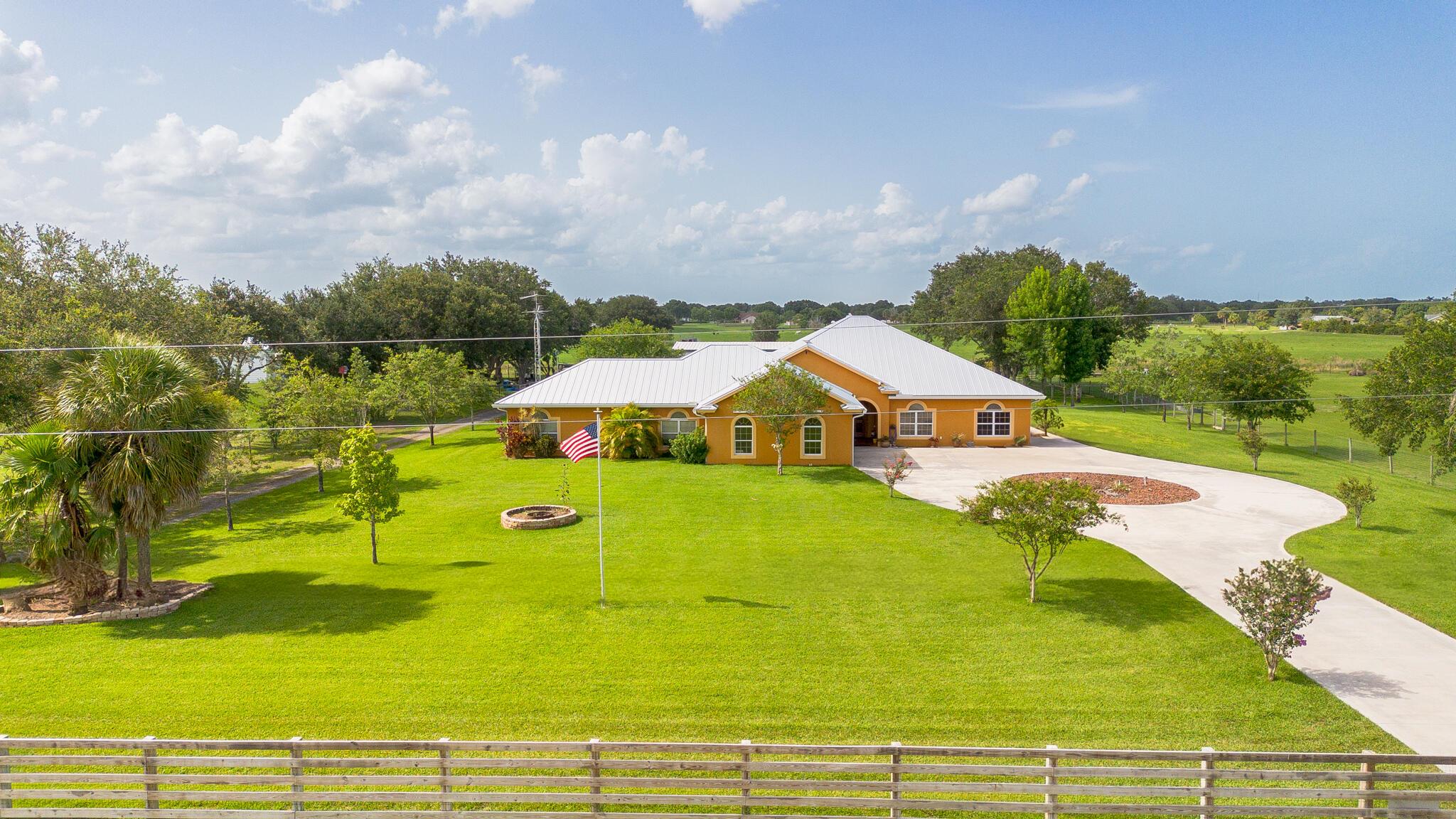Homes for sale in Okeechobee, FL | 7611 Sw 21St Parkway, Okeechobee, FL 34974 | MLS# R11098037