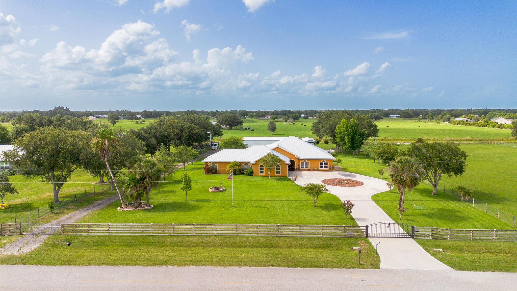 Homes for sale in Okeechobee, FL | 7611 Sw 21St Parkway, Okeechobee, FL 34974 | MLS# R11098037