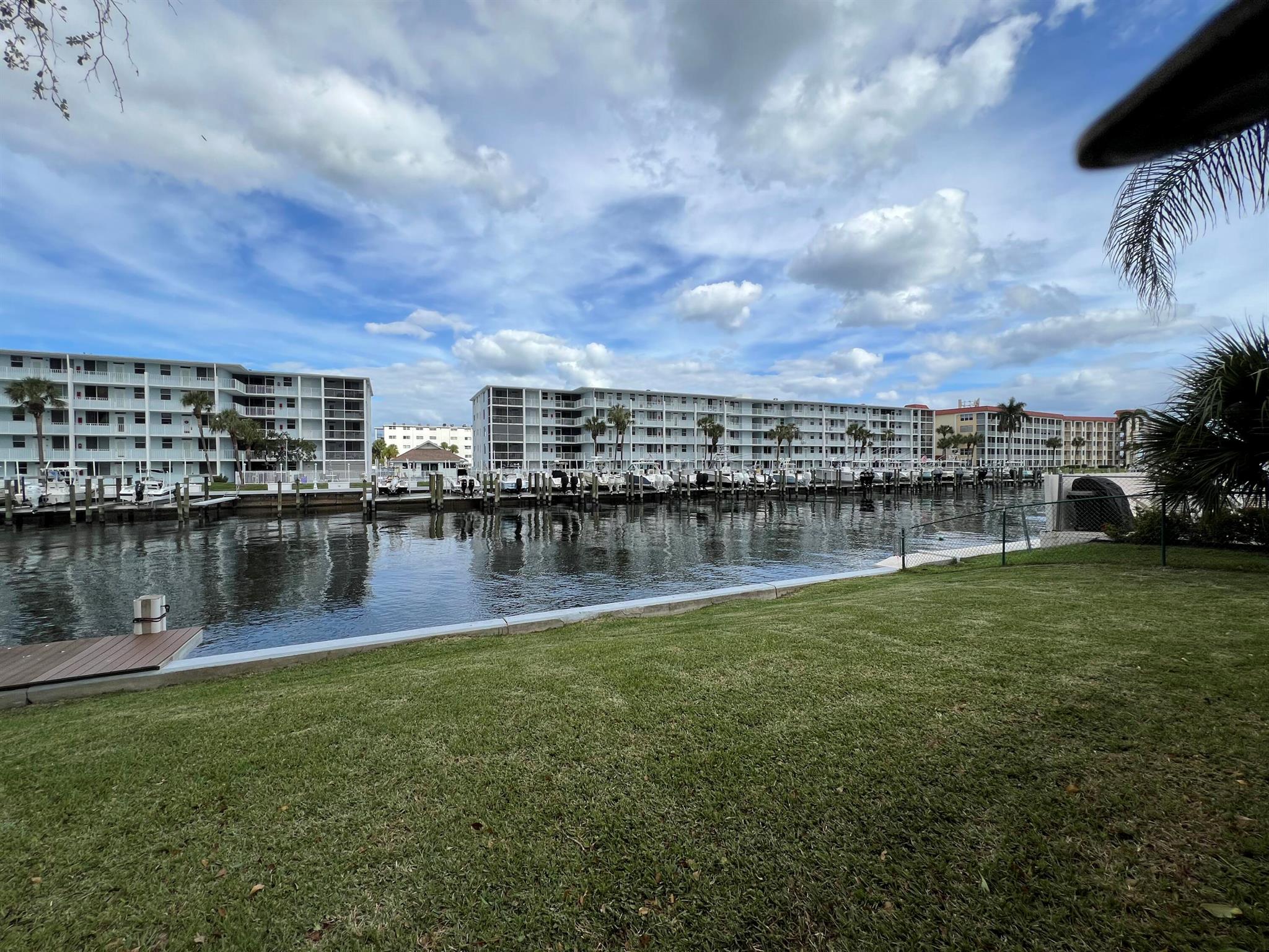 Image to showcase the property located at 131 Shore Court A2