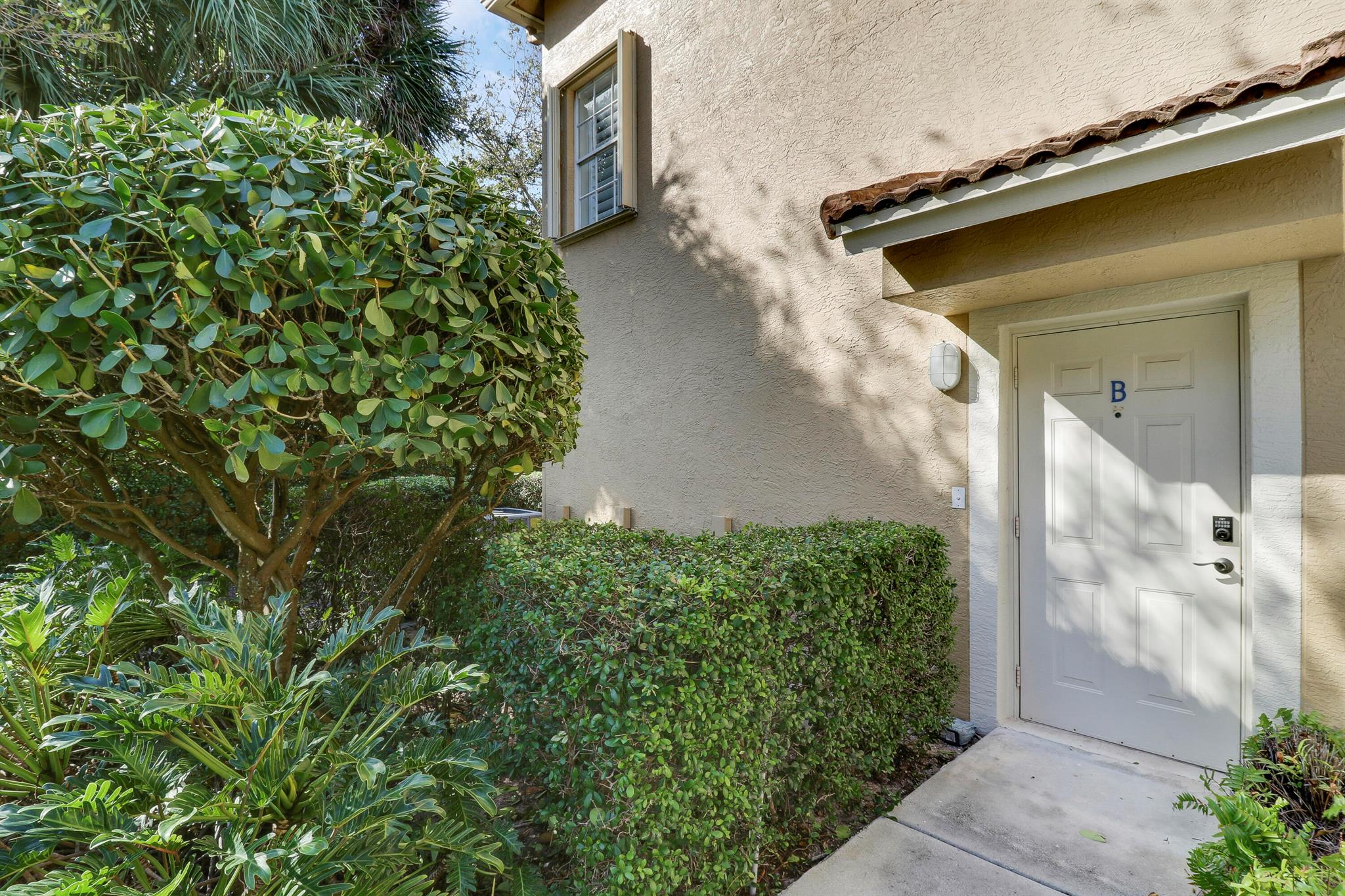Homes for sale in Tequesta, FL | 158 Village Boulevard #B, Tequesta, FL 33469 | MLS# R11098138
