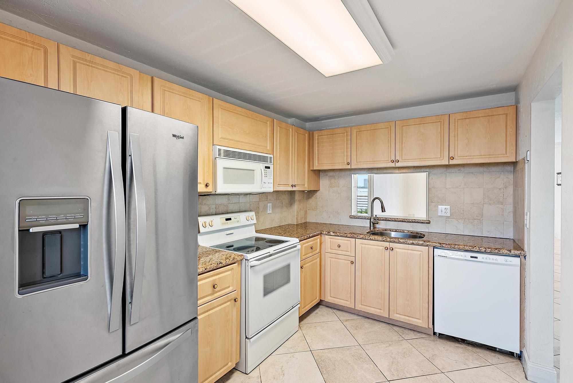 Image to showcase the property located at 105 Paradise Harbour Boulevard 402