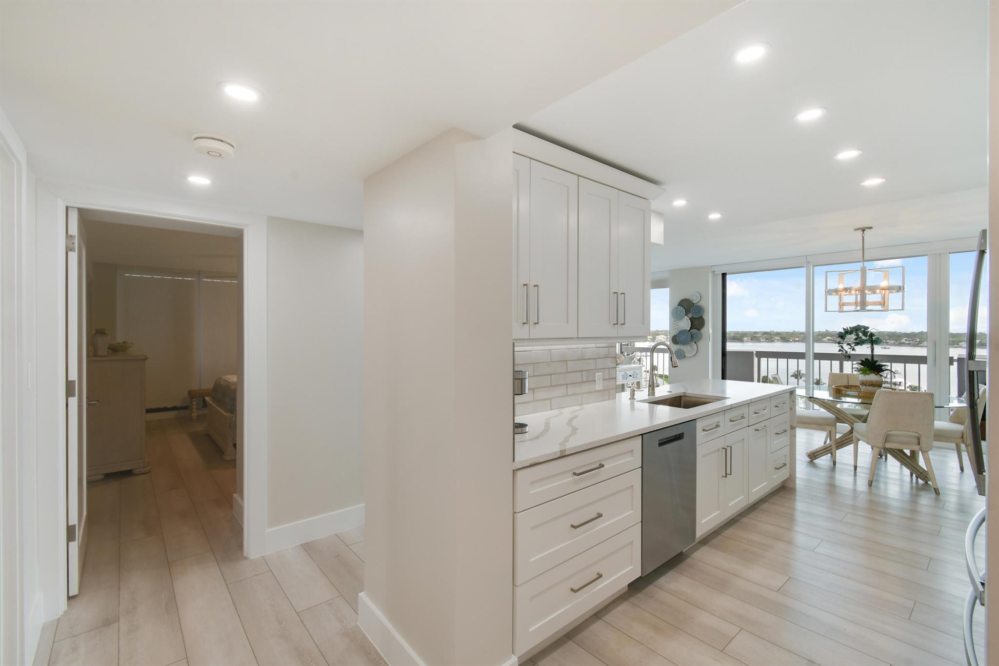 Image to showcase the property located at 123 Lakeshore Drive 1145
