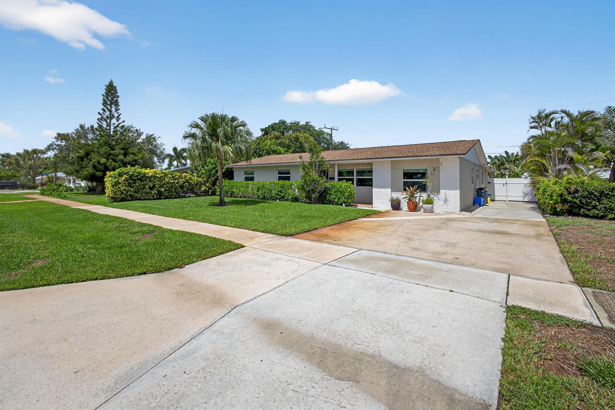 Image to showcase the property located at 704 Juniper Drive
