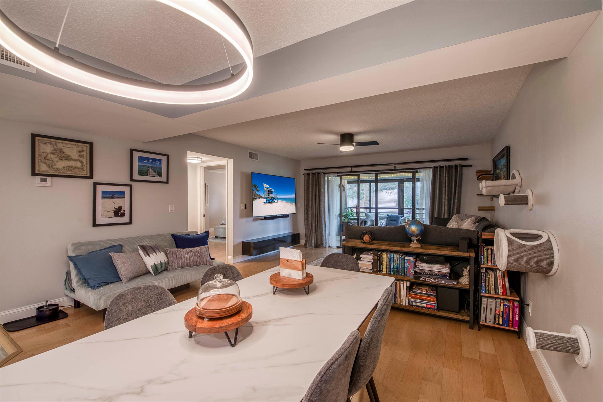 Image to showcase the property located at 325 Oak Harbour Drive