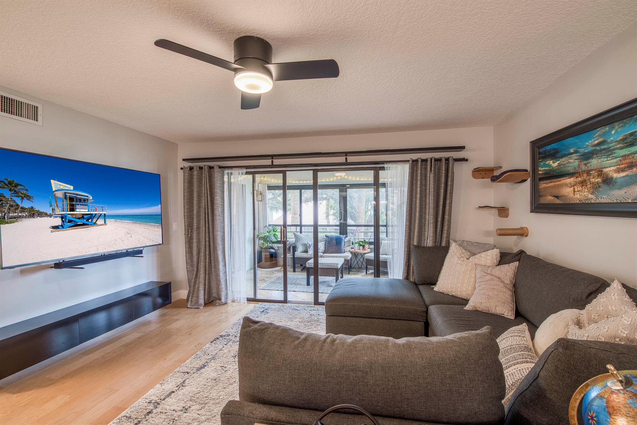 Image to showcase the property located at 325 Oak Harbour Drive