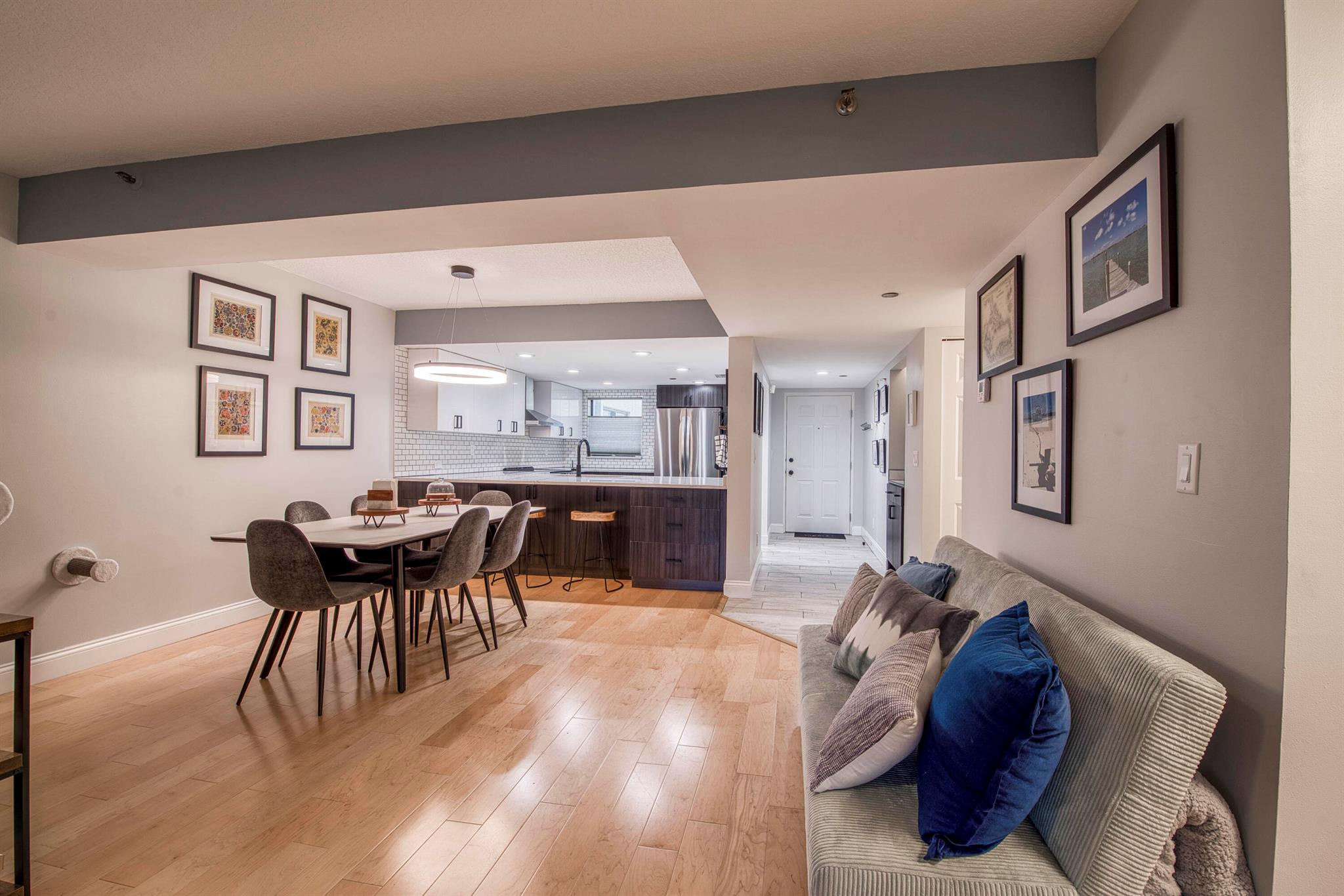 Image to showcase the property located at 325 Oak Harbour Drive