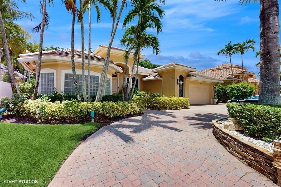 10842 Blue Palm Street, Plantation, Florida 33324