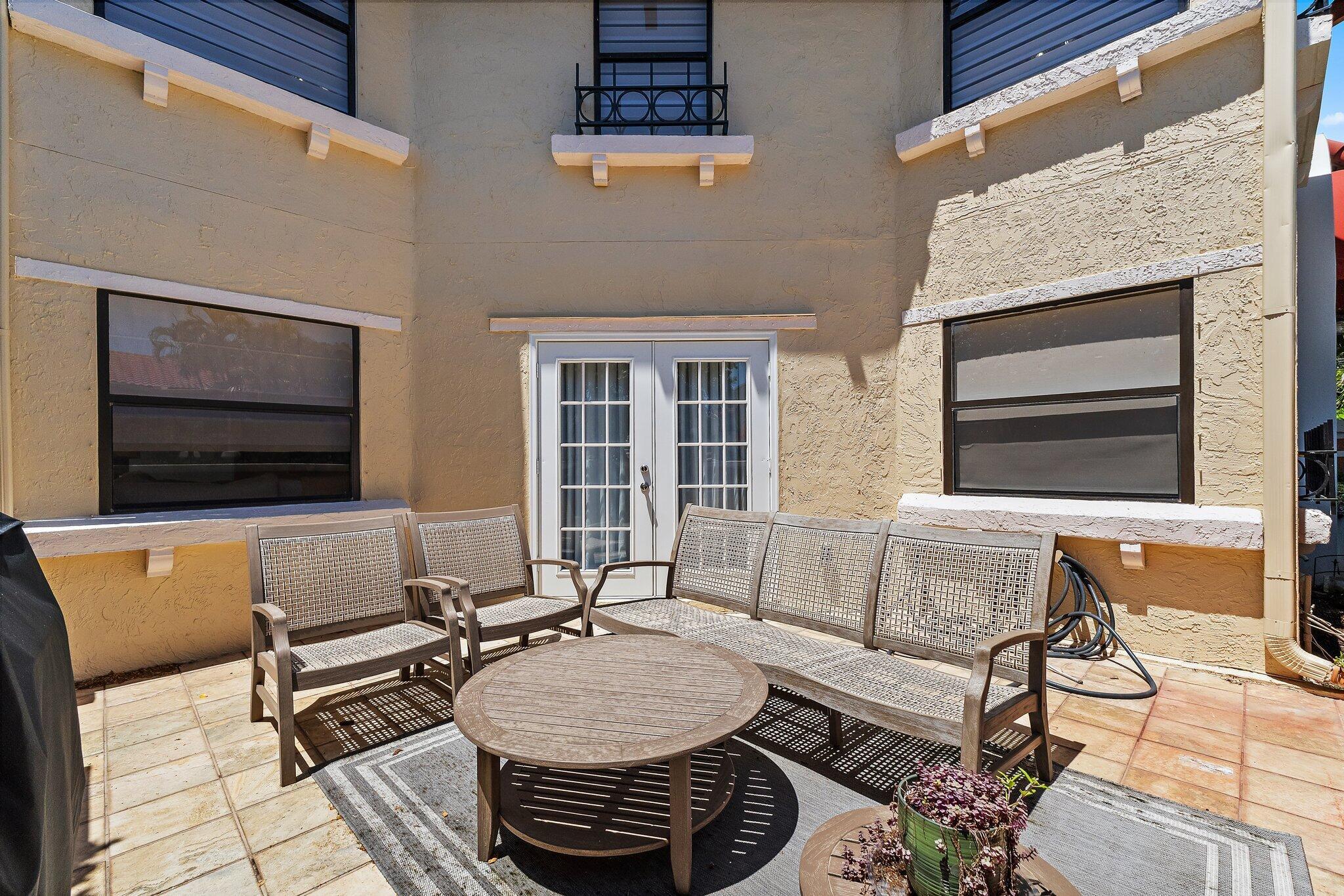 Image to showcase the property located at 15 Uno Lago Drive 15