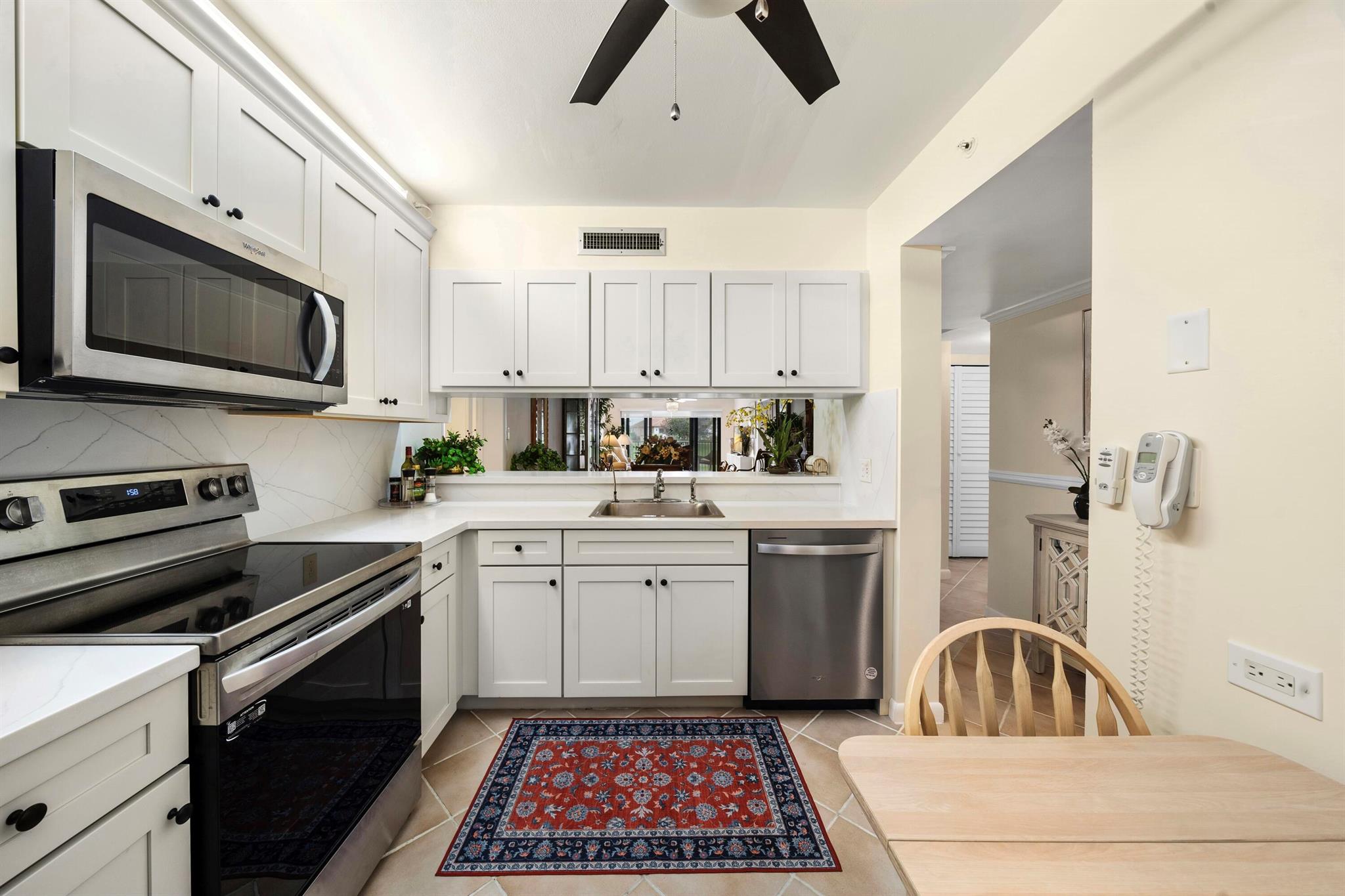 Image to showcase the property located at 601 Seafarer Circle 104