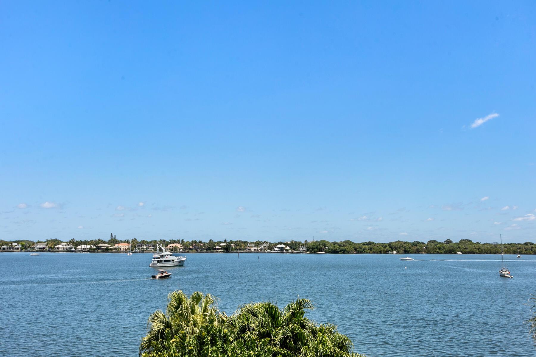 Image to showcase the property located at 130 Lakeshore Drive 322