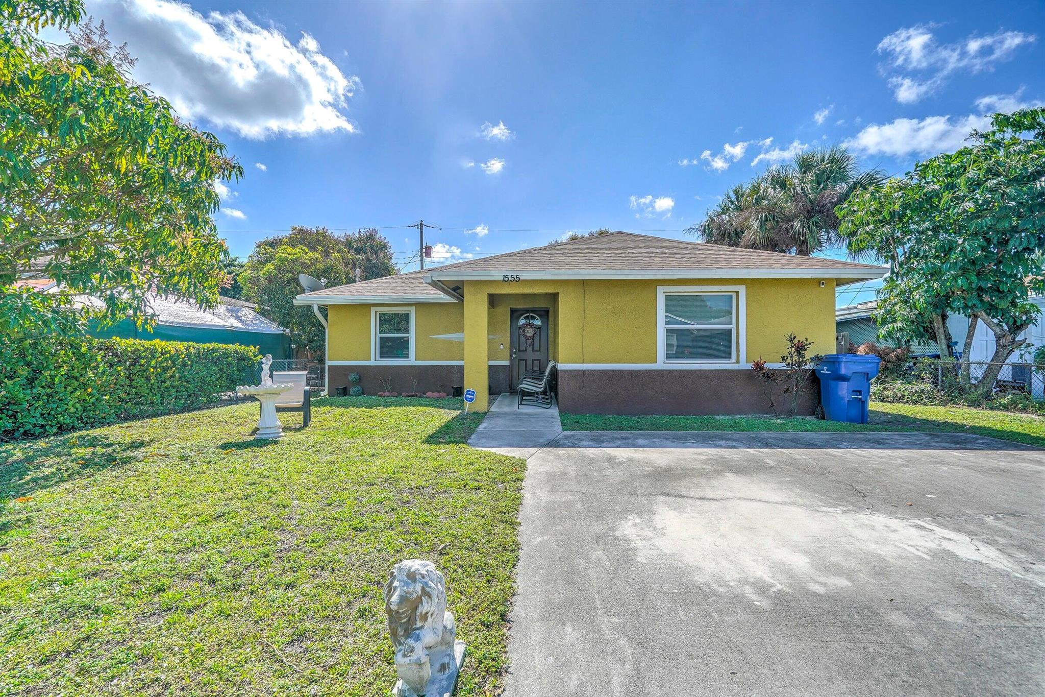 1555 17th Street, Riviera Beach, Florida 33404