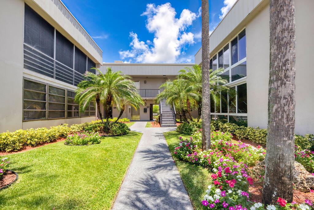 THIS LUXURY 2/2, FIRST FLOOR UNIT IS  THE LARGEST FLOORPLAN IN KINGS POINT AND IS LOCATED IN THE MOST DESIRABLE SECTION ''ISLE OF CAPRI'' NEWLY UPDATED. LARGE ENCLOSED TILED PATIO WITH LARGE STORAGE CLOSET. NEW MODERN CHANDELIER IN DINING ROOM WITH LED DIMMABLE LIGHTS. ALL APPLIANCES INCLUDING AC ARE NEWER AND WELL MAINTAINED.  ENJOY THE AMAZING AMENITIES INCLUDING MULTIPLE OUTDOOR POOLS, GYMS, CLUBHOUSES, A WORLDCLASS INDOOR SWIMMING POOL, TWO 18 HOLE GOLF COURSES, PICKLEBALL, TENNIS COURTS, 2 RESTAURANTS, MOVIE THEATRE AND ONE OF THE LARGEST PRIVATE THEATRES IN A 55+ COMMUNITY WITHOUT THE MEMBERSHIP FEES. CLOSE TO THE AMAZING ATLANTIC AVENUE WITH GREAT RESTAURANTS, SHOPPING, ENTERTAINMENT AND ONLY MINUTES TO THE MOST BEAUTIFUL BEACHES IN ALL OF SOUTH FLORIDA. CALL TODAY FOR A SHOWING!!