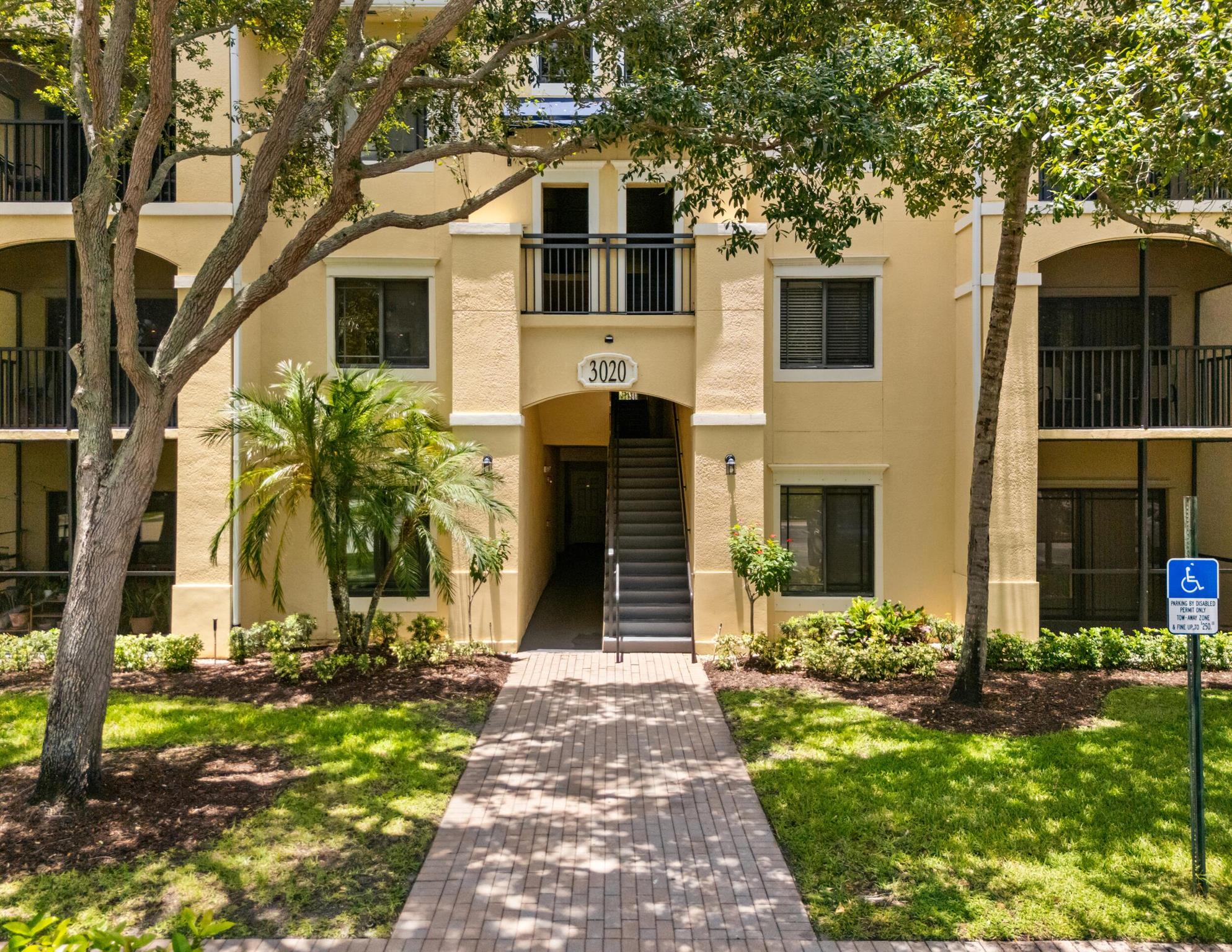 3020 Alcazar Place Unit 108, Palm Beach Gardens, Florida 33410