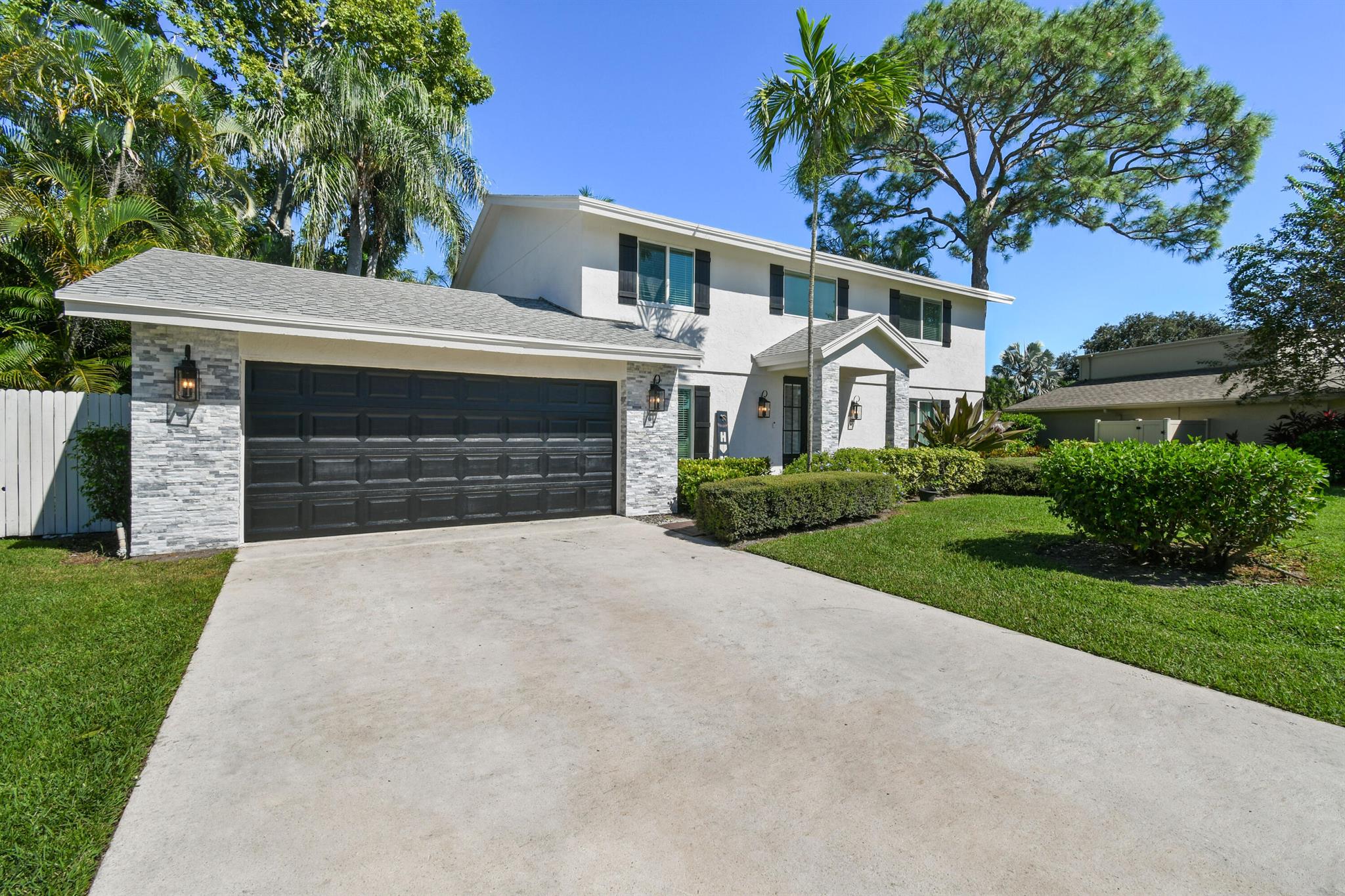6801 Eastpointe Pines Street, Palm Beach Gardens, Florida 33418