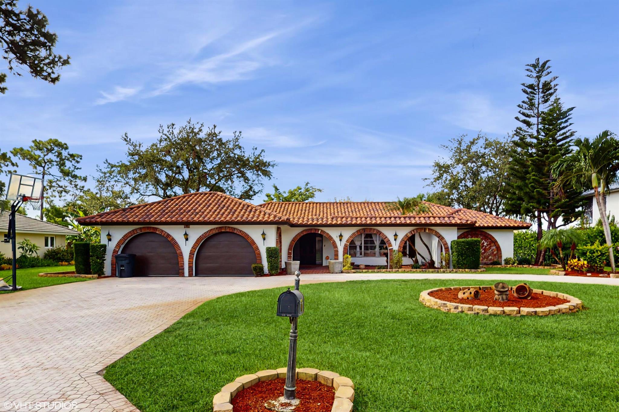 492 Country Club Drive, Atlantis, Florida 33462