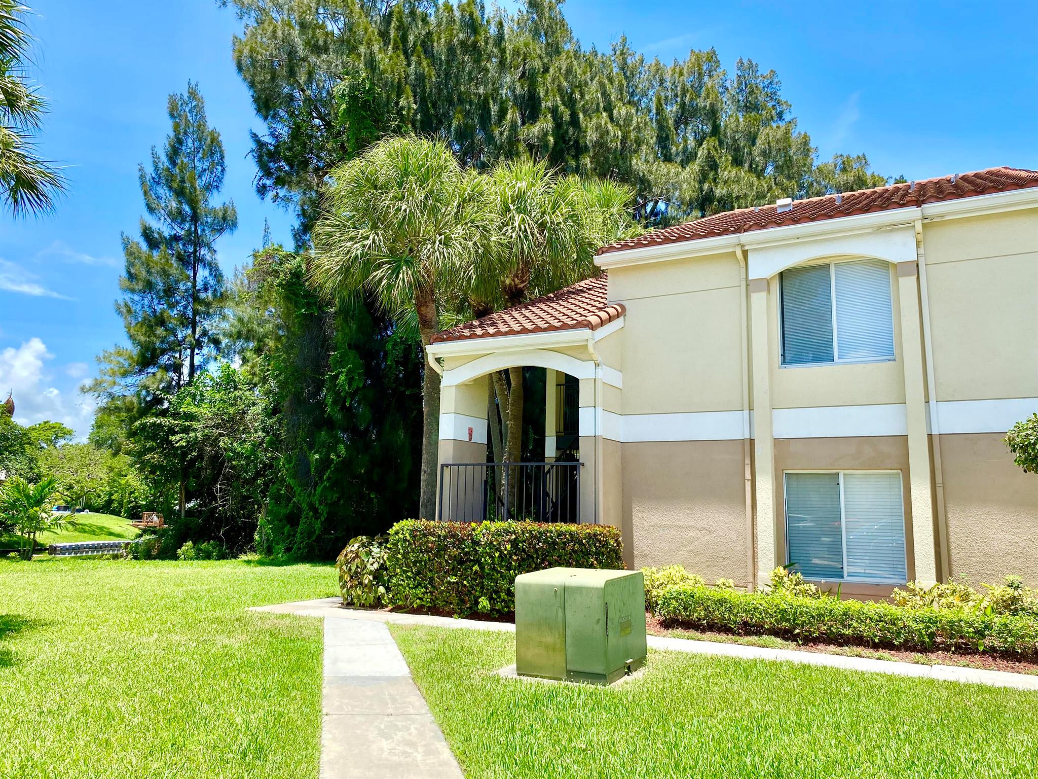 Homes for sale in Boynton Beach, FL | 815 W Boynton Beach Boulevard #16-201, Boynton Beach, FL 33426 | MLS# R11101544