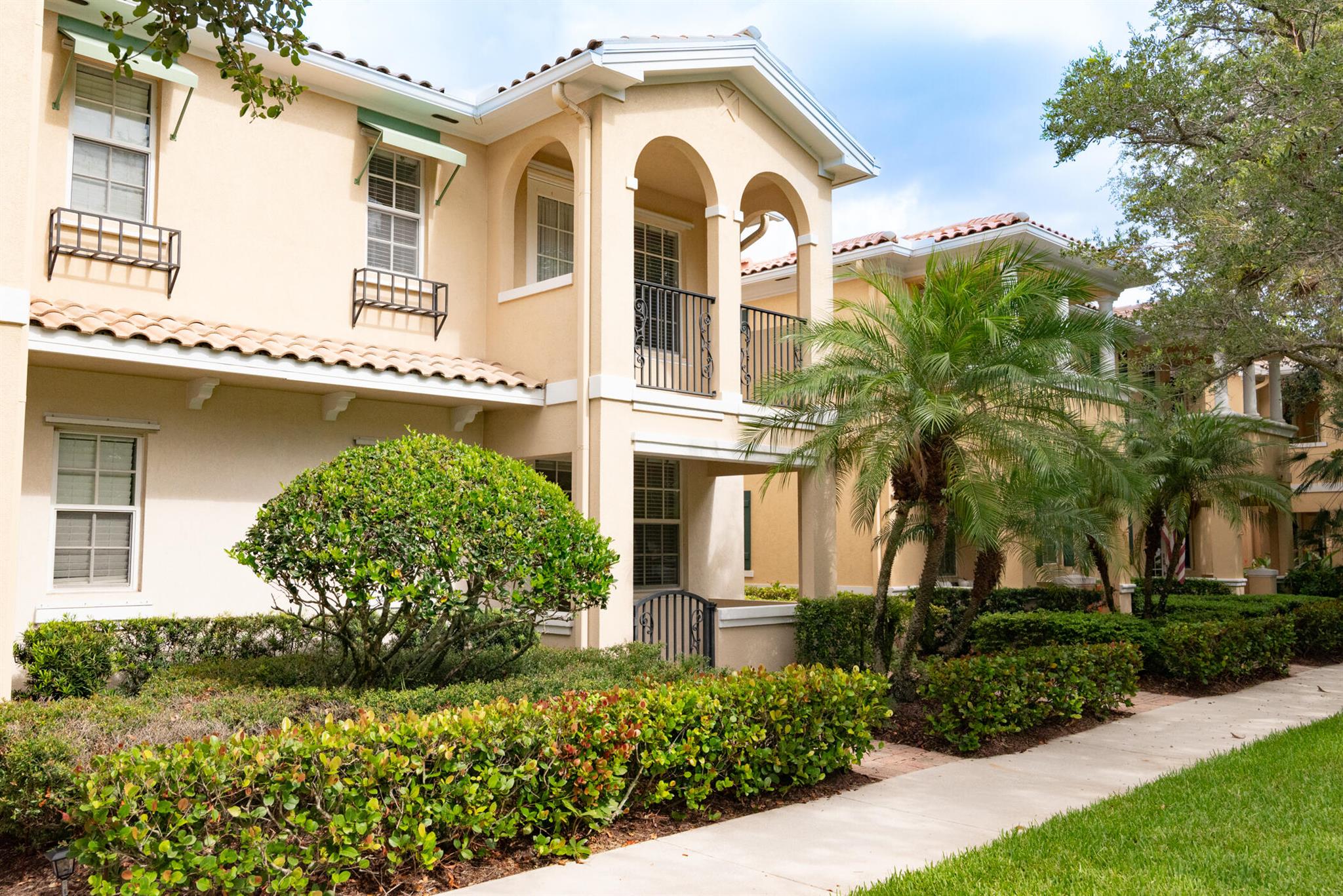 Welcome home to this beautiful end unit townhome in the heart of Jupiter. Meticulously maintained 4 bedroom unit features 3 full bathrooms and a 2 car garage.  Enjoy breakfast or drinks on your expansive patio or walk across the street to one of Abacoa's great parks. Freshly painted and all new appliances make this move-in ready and worry free! You are also a short walk to A rated Jupiter schools, downtown Abacoa or the Abacoa golf club. Easy access to 1-95 if you are commuting to work or Palm Beach International Airport. Less than 10 minutes to Jupiter's beautiful beaches!!