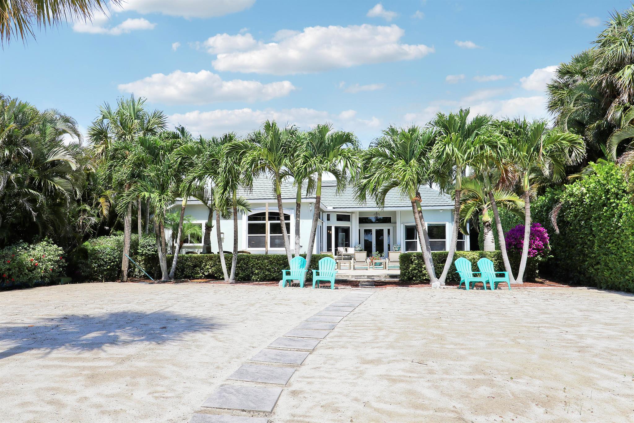 Image to showcase the property located at 19560 Gulfstream Drive