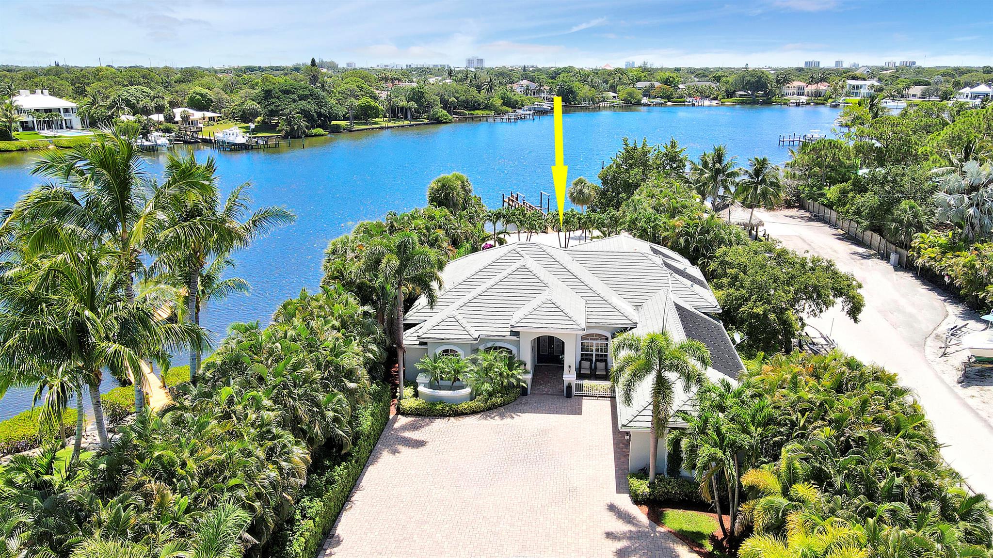 Image to showcase the property located at 19560 Gulfstream Drive