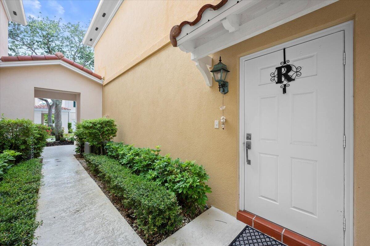 Image to showcase the property located at 11 Live Oak Circle 11