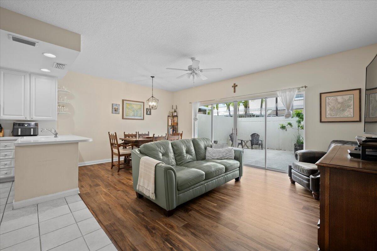 Image to showcase the property located at 11 Live Oak Circle 11