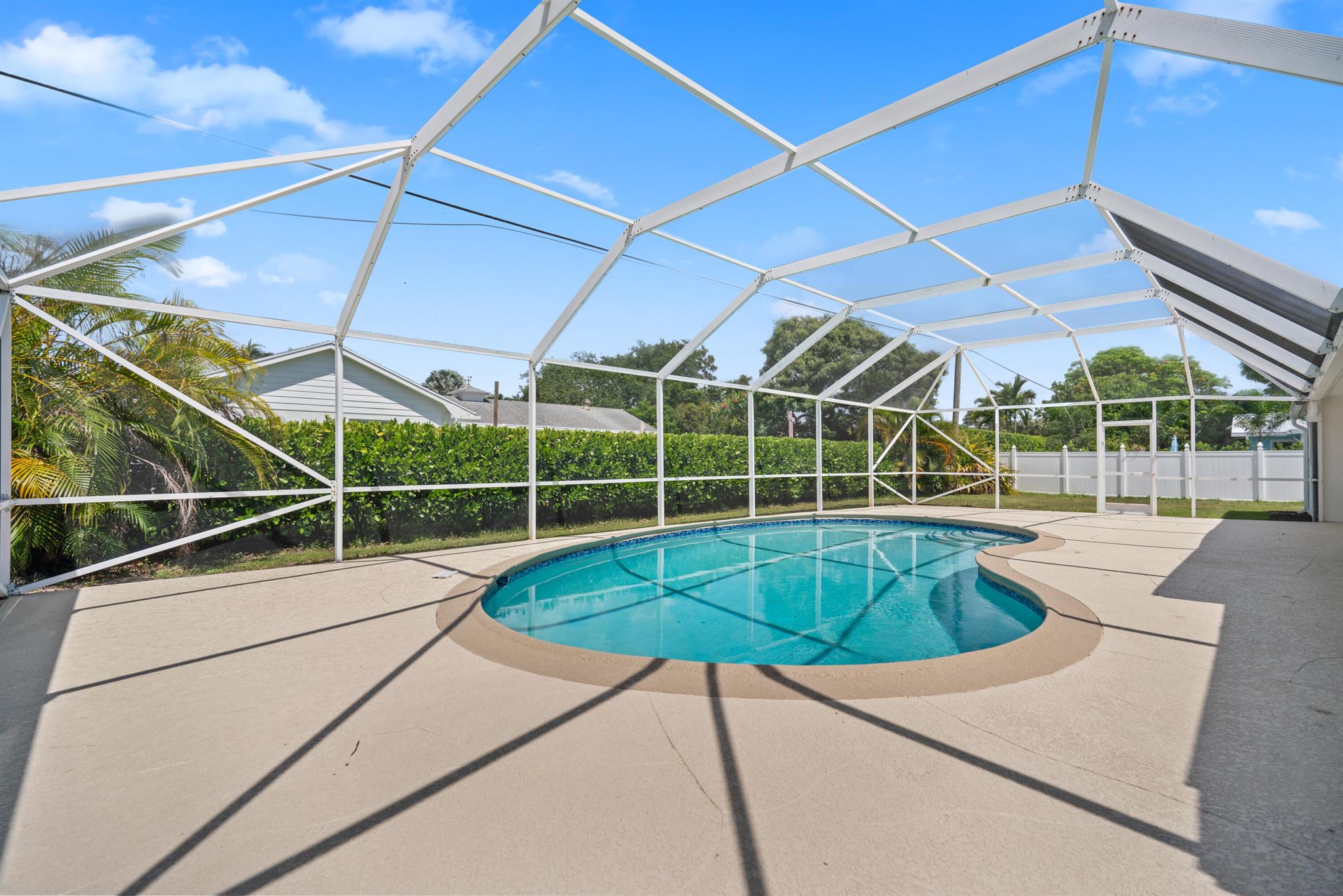 Image to showcase the property located at 77 Fairview E