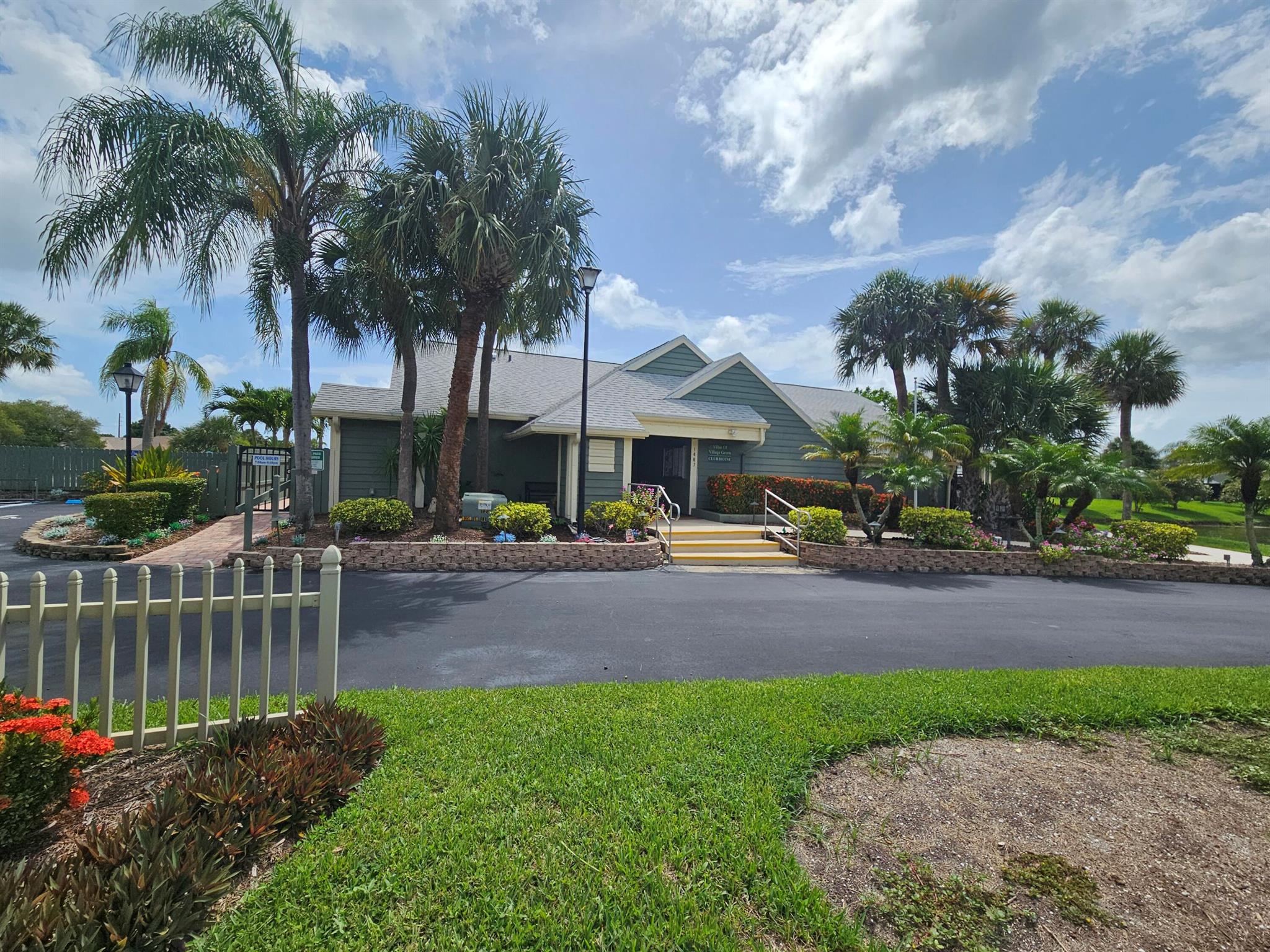 Homes for sale in Port St Lucie, FL | 1525 Se Colchester Circle #A, Port St Lucie, FL 34952 | MLS# R11104092