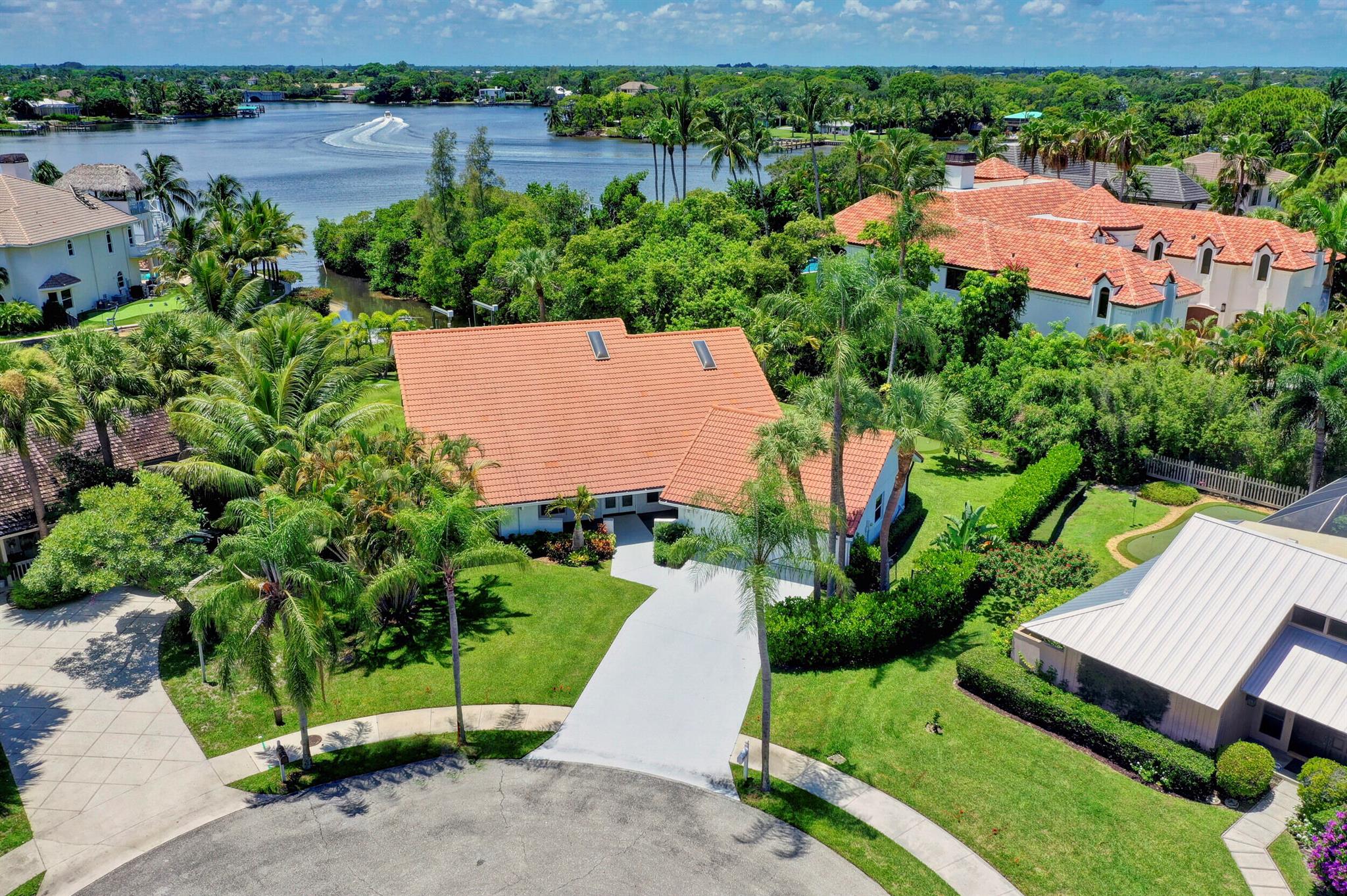Image to showcase the property located at 141 Pine Hill Trail W