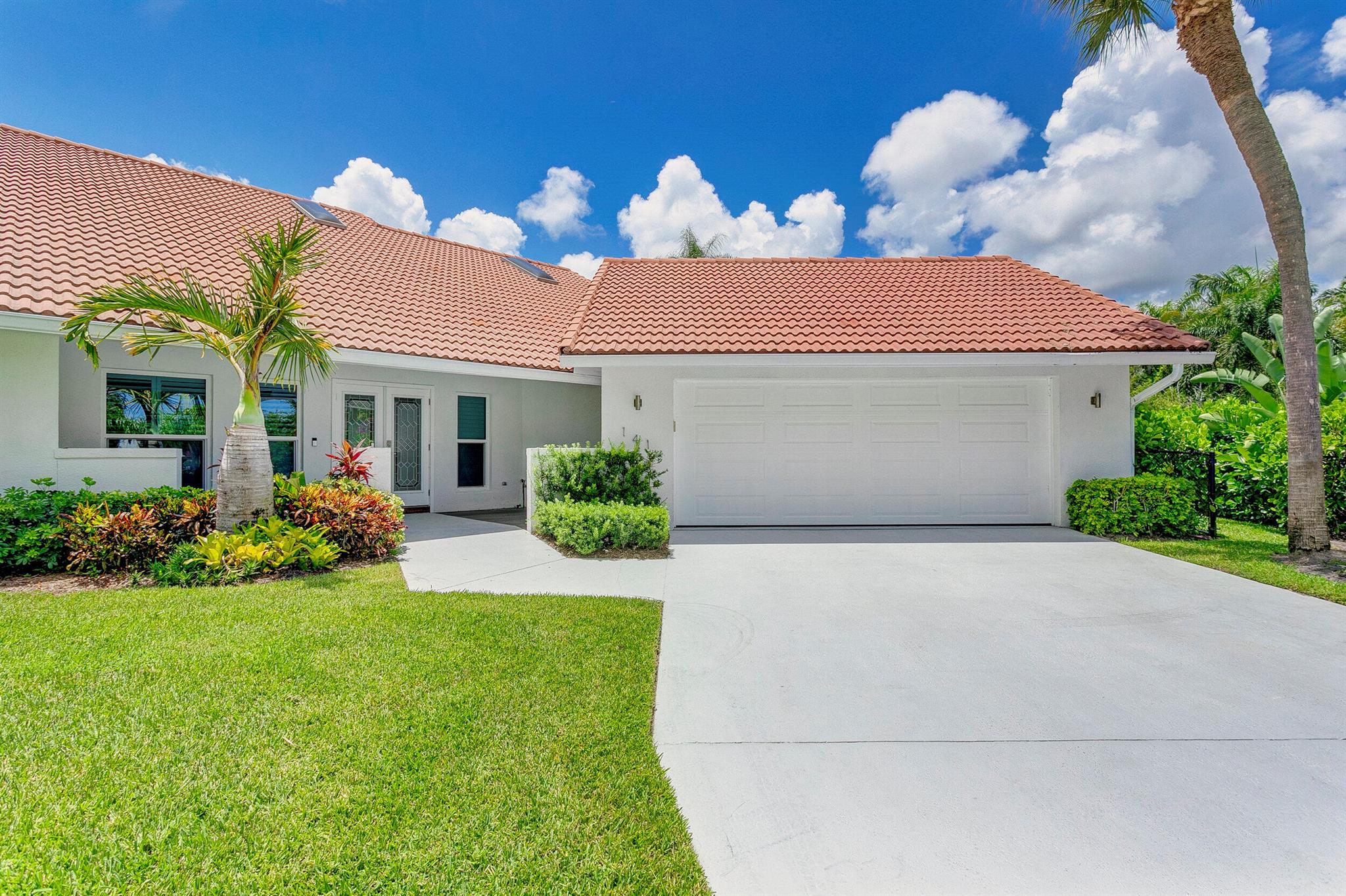 Image to showcase the property located at 141 Pine Hill Trail W