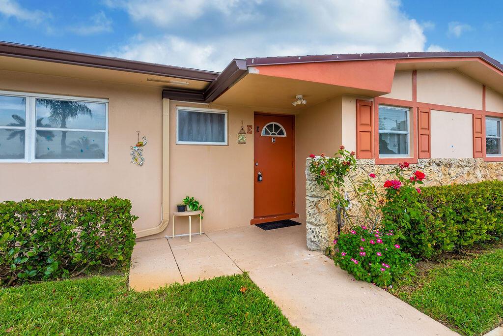 2995 Crosley Dr Drive Unit E, West Palm Beach, Florida 33415