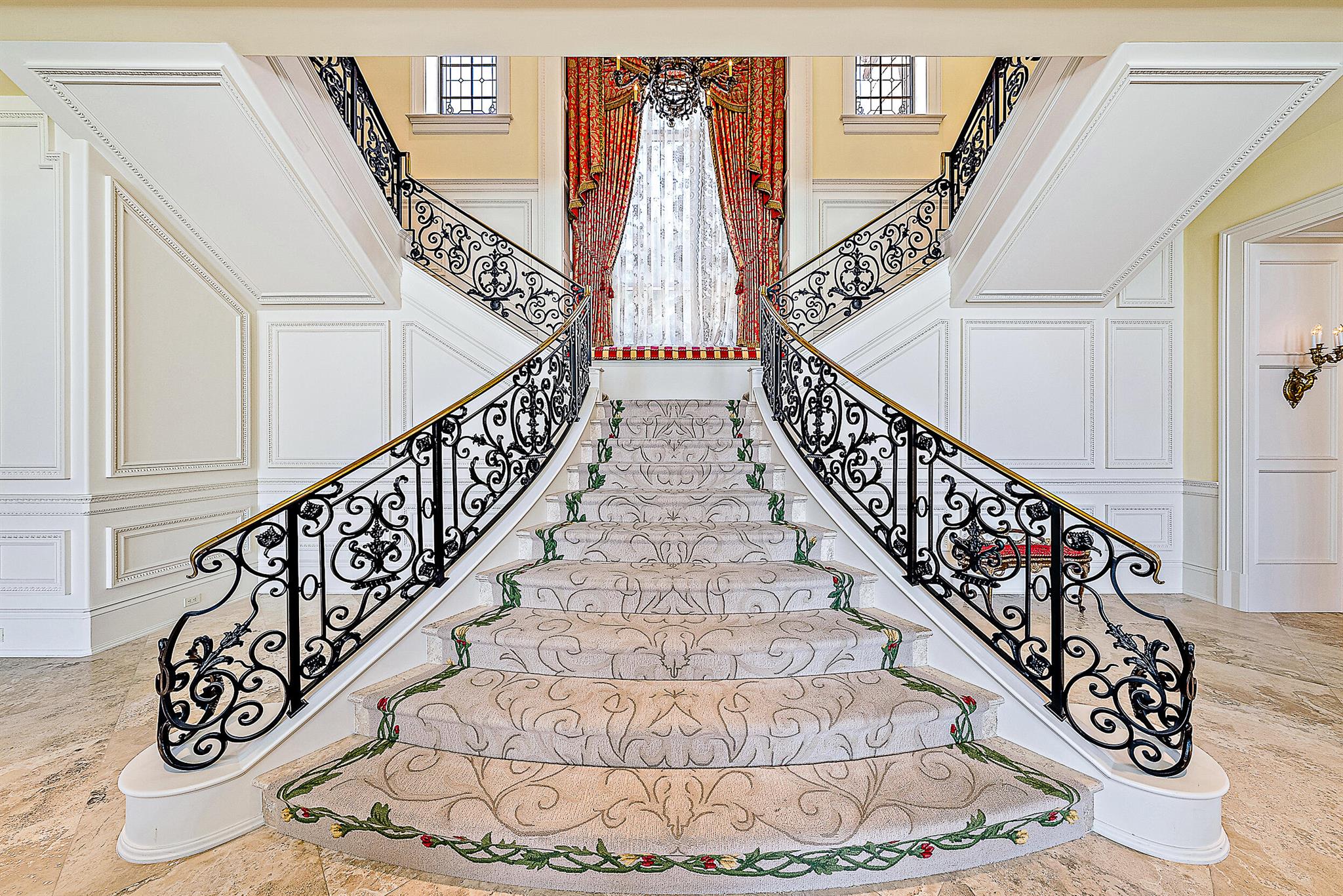 Image to showcase the property located at 209 Commodore Drive