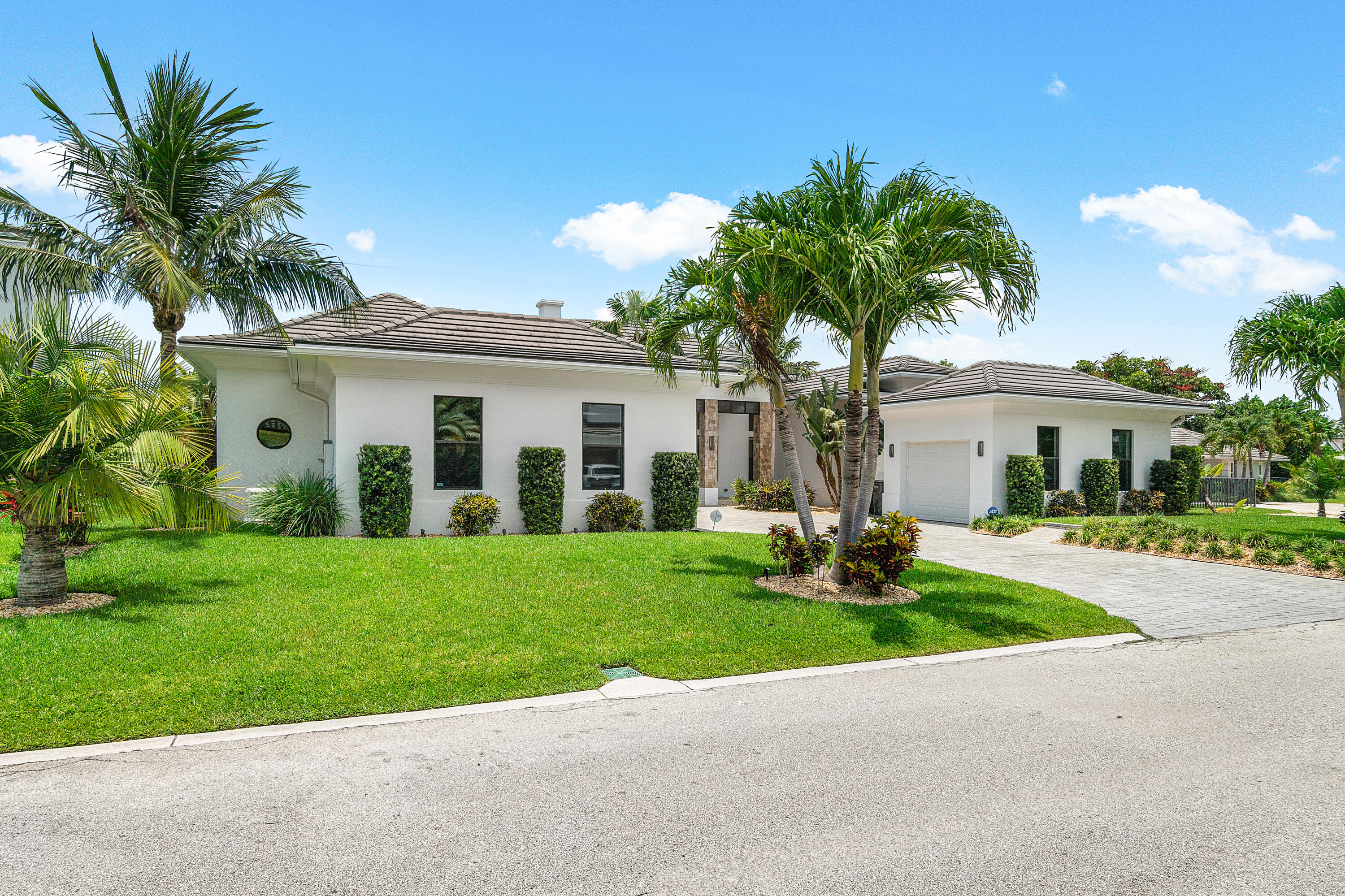 Image to showcase the property located at 14061 Paradise Point Road