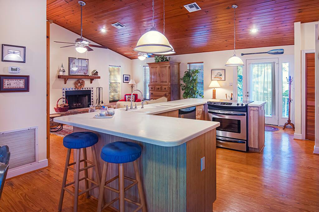 Image to showcase the property located at 1941 W Shell Lane