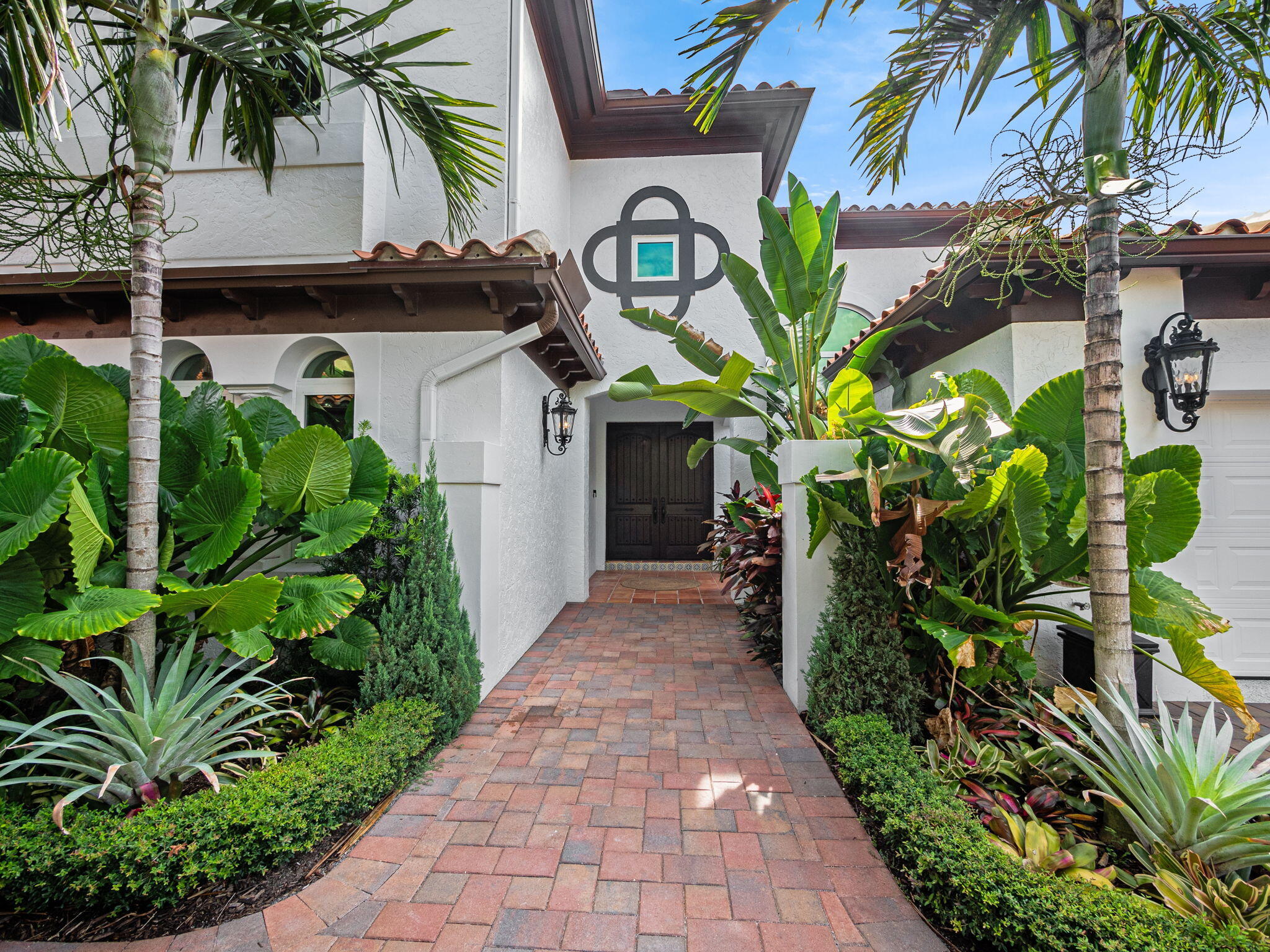 Welcome to 3299 Bridgegate Drive, a rare waterfront gem in Jupiter's sought-after Jonathan's Landing community. Perfectly designed for those who work hard and live large, this recently renovated home offers the best of the Florida lifestyle--whether you're into boating, entertaining, or just relaxing by the water. With five spacious bedrooms, an office that can serve as a sixth bedroom, and six and a half bathrooms, this home has the space and comfort your family needs. The heart of the home is a stunning gourmet kitchen featuring high-end appliances, custom cabinetry, and an oversized island made for gathering. The owner's suite is a private retreat with dual walk-in closets, a spa-like bath with steam shower and air tub, and access to your own patio for peaceful mornings. But what truly sets this home apart is the outdoor setup. A brand-new dock can handle an 80-foot yacht, while two heavy-duty 24,000-pound boat lifts are ready for your center console, jet skis, or other water toys. The raised seawall, saltwater pool and spa, and wide water views create a backyard built for both play and peace. Everything has been upgraded&#x14;from all impact windows and doors to four new Trane A/C units, three water heaters, a 1,000-gallon propane tank, and a whole-house generator. Even the pool has been redone with a new heater, pump, auto-fill, and drain system.

Located in a gated, non-mandatory membership golf and boating community with no fixed bridges to the ocean, this home blends blue-collar values with luxury finishes. It's close to I-95, the Turnpike, Palm Beach International Airport, and some of the best schools, shopping, and restaurants around. If you're looking for a move-in-ready waterfront home where you can keep your big boat, enjoy your toys, and live the good life in comfort and style&#x14;this is it. Click link under main photo for a video tour of this fabulous home and area. Schedule your private showing today!