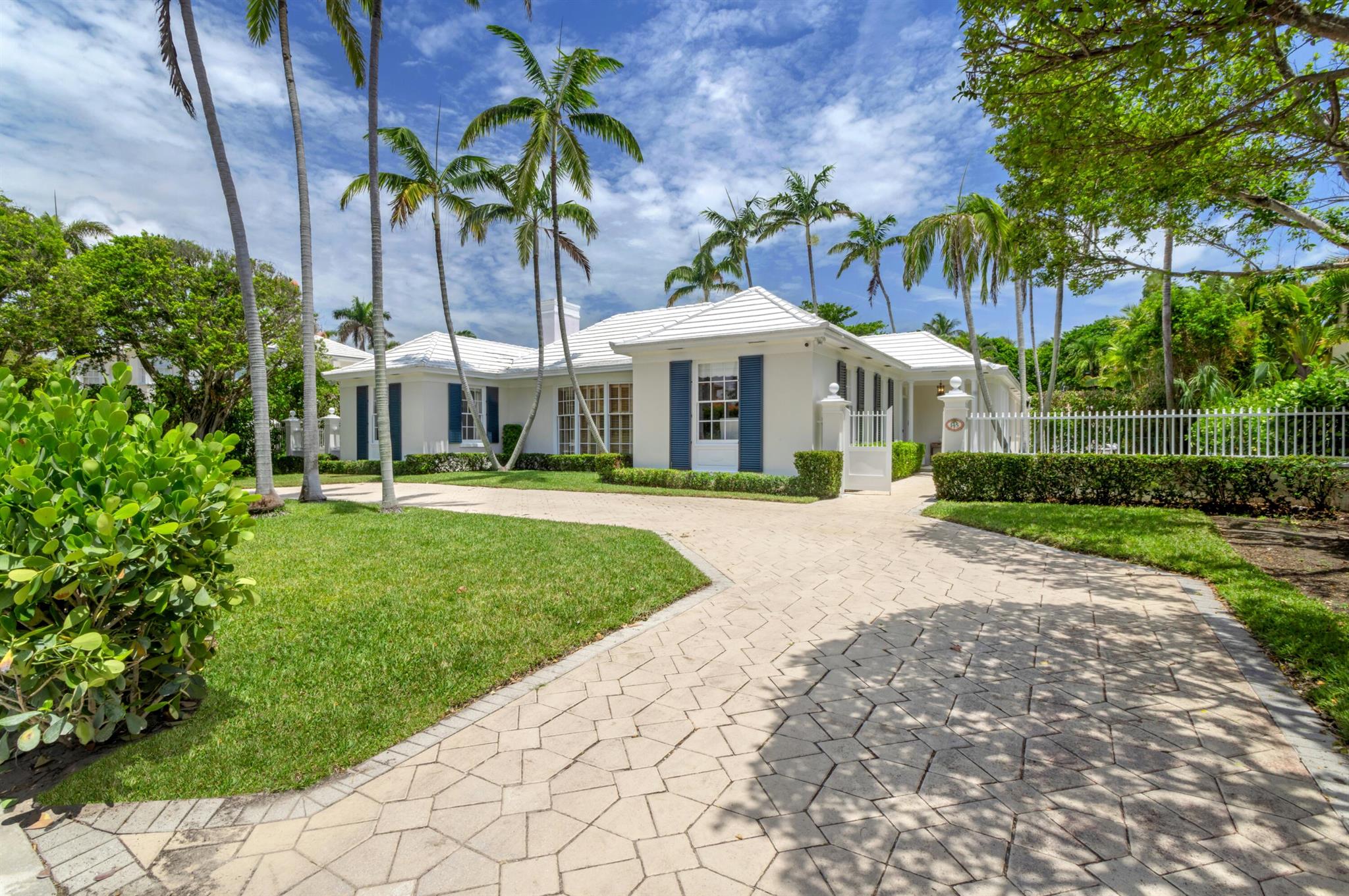 145 Clarendon Avenue Palm Beach, FL 33480