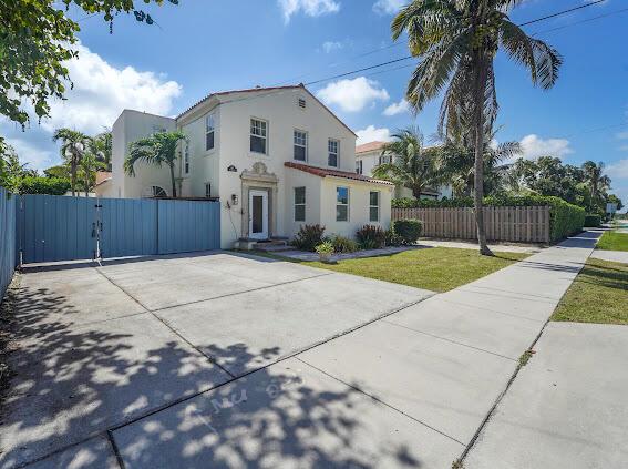 Image to showcase the property located at 910 NE 2nd Avenue